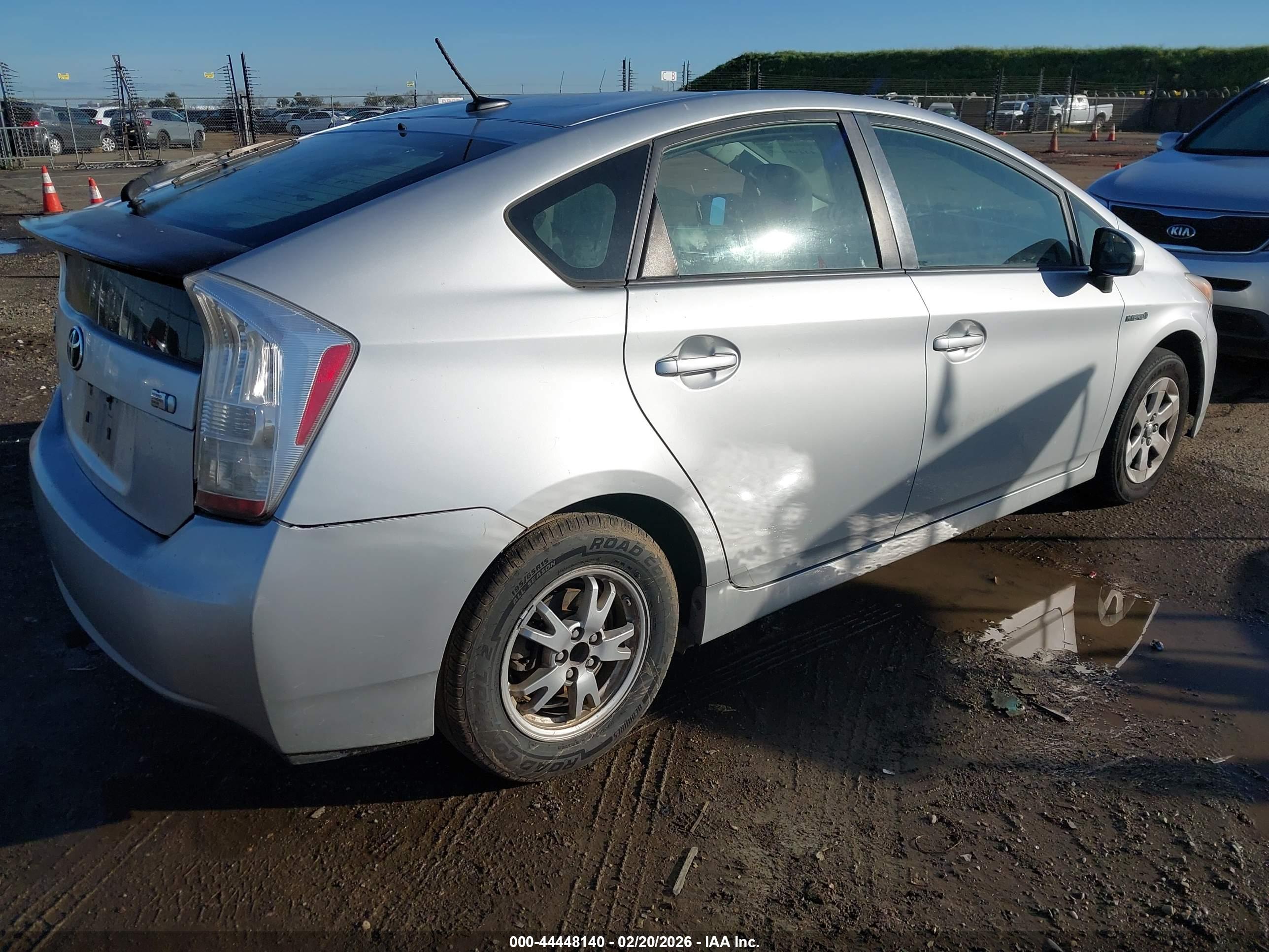 TOYOTA PRIUS image 4