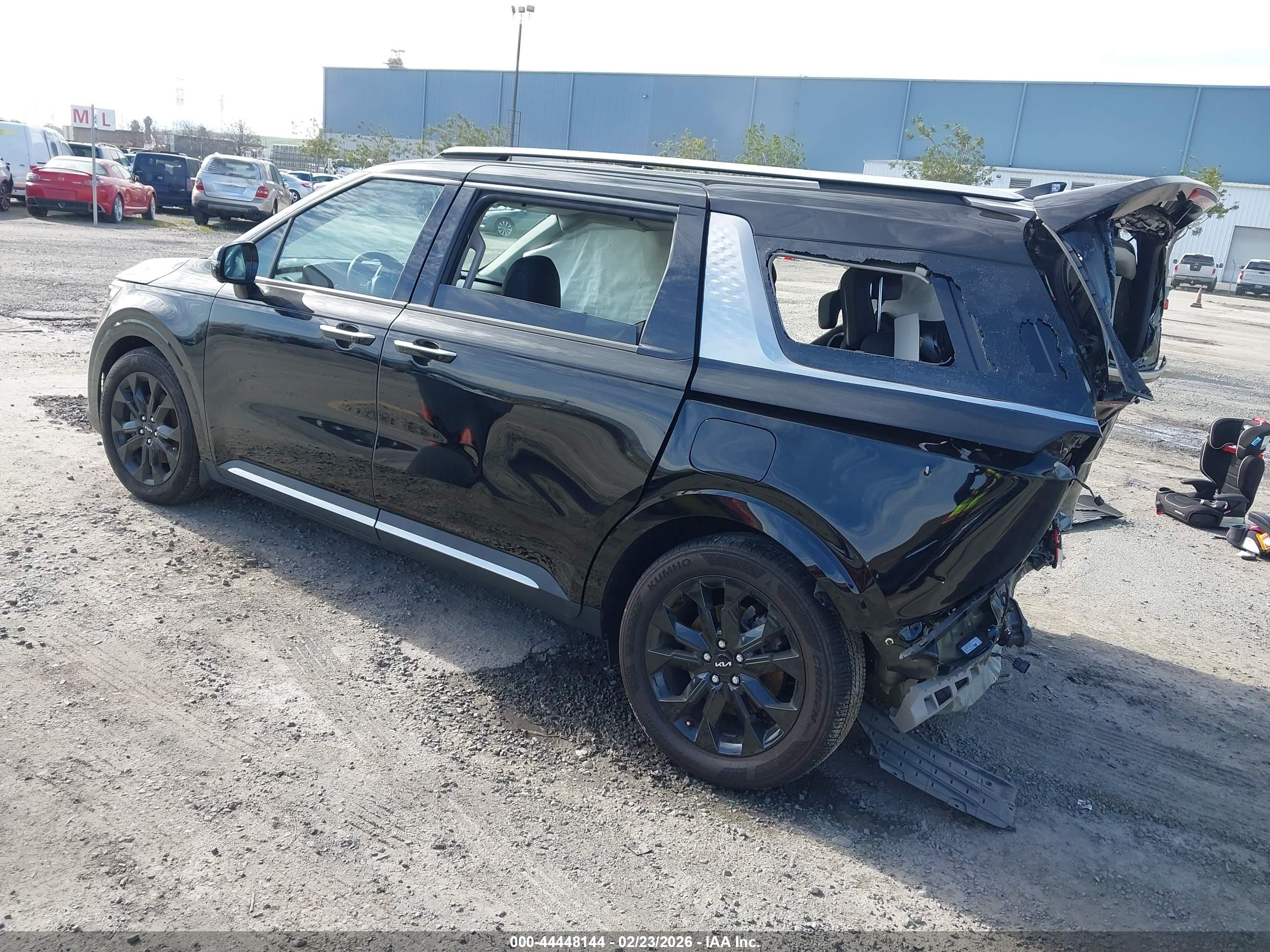 KIA CARNIVAL image 3