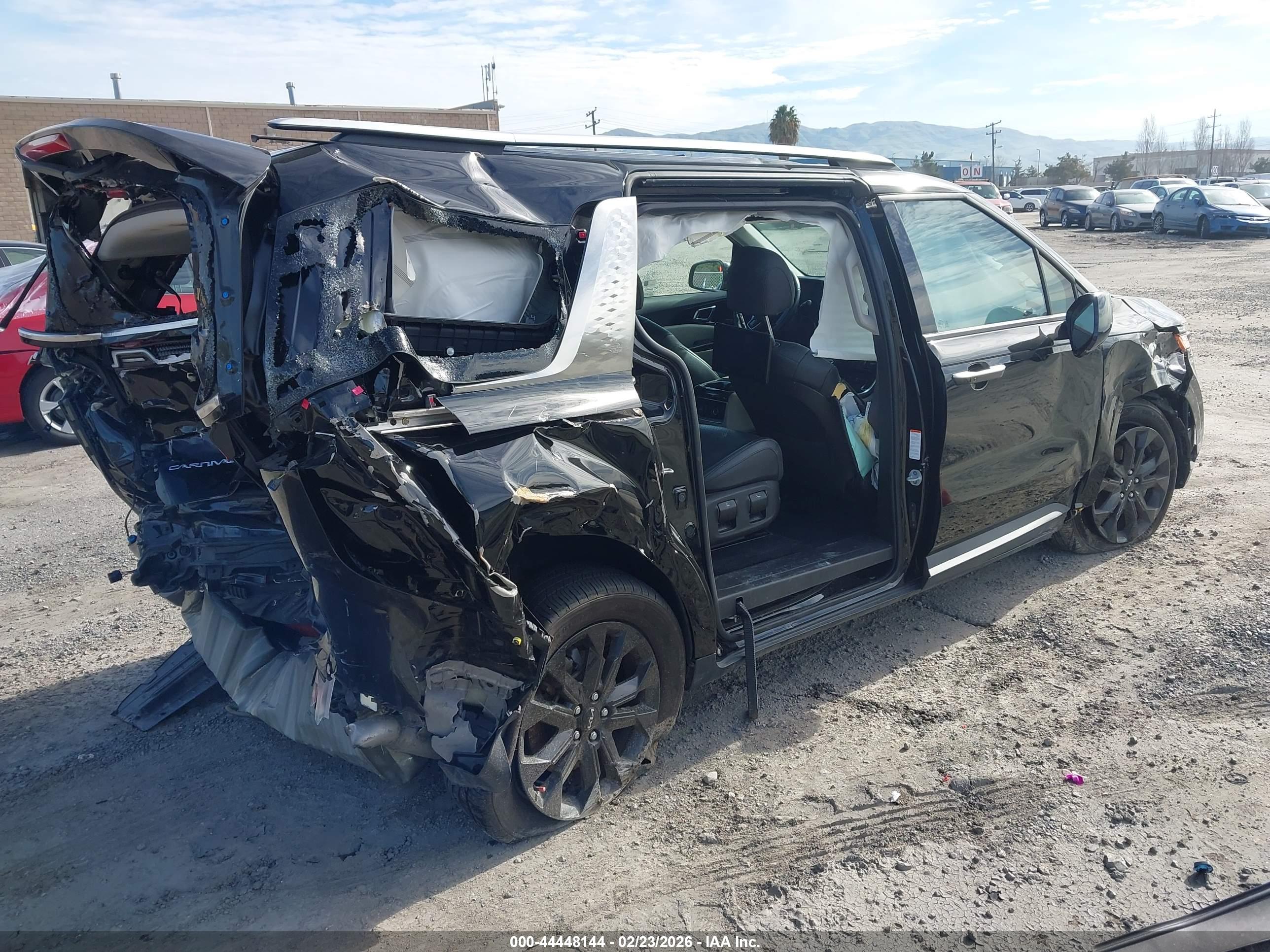 KIA CARNIVAL image 4