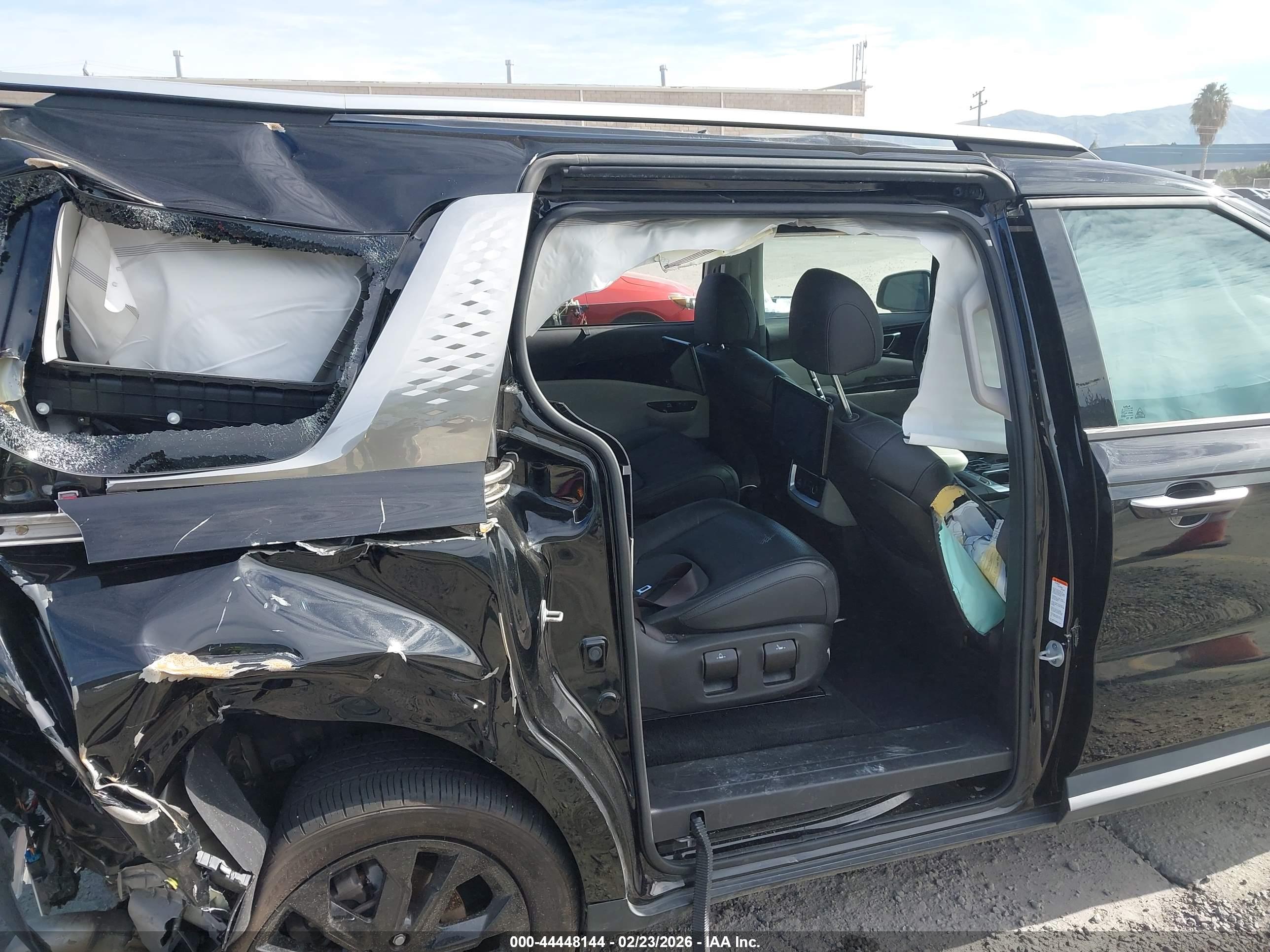 KIA CARNIVAL image 6