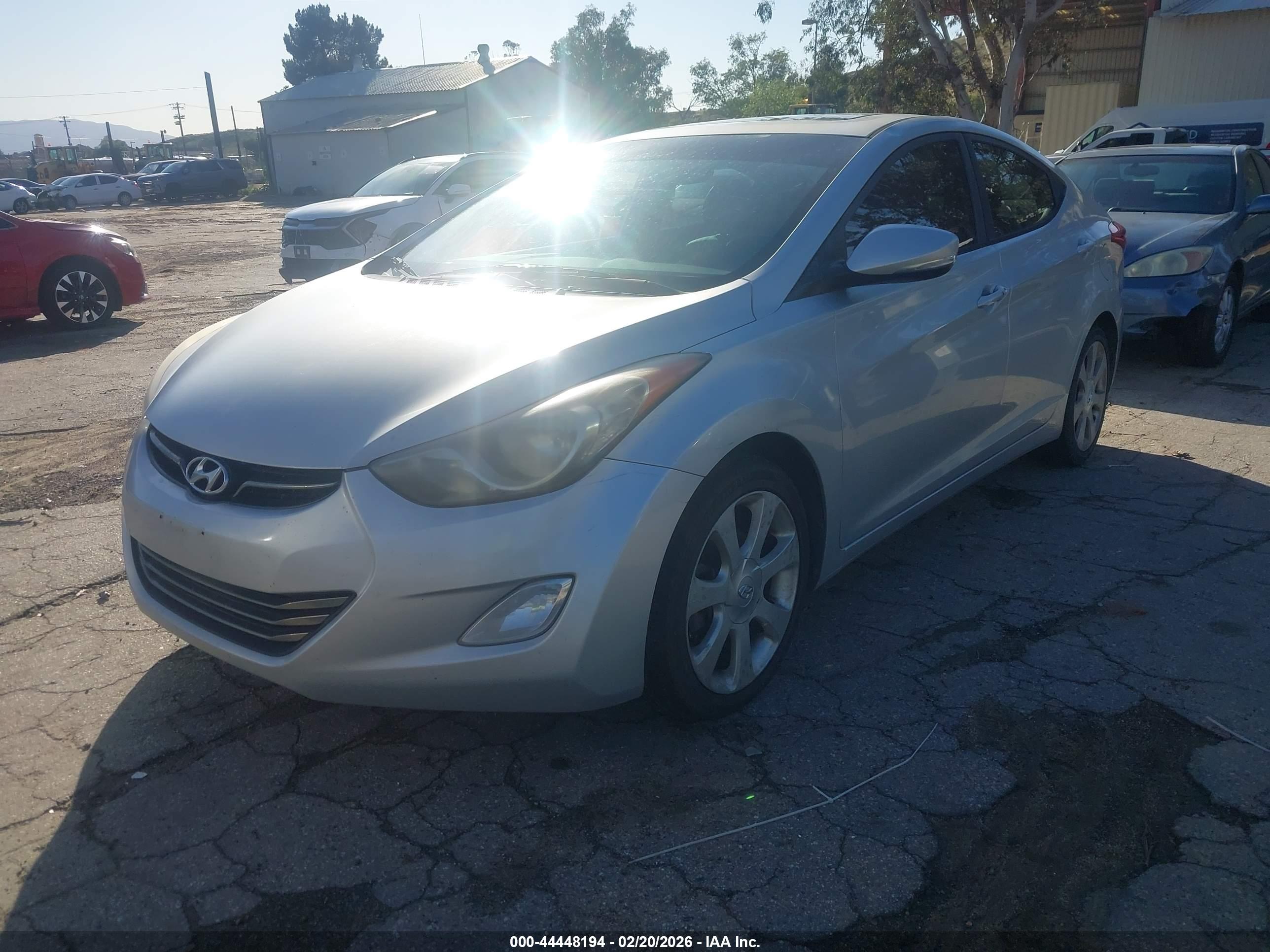 HYUNDAI ELANTRA image 2