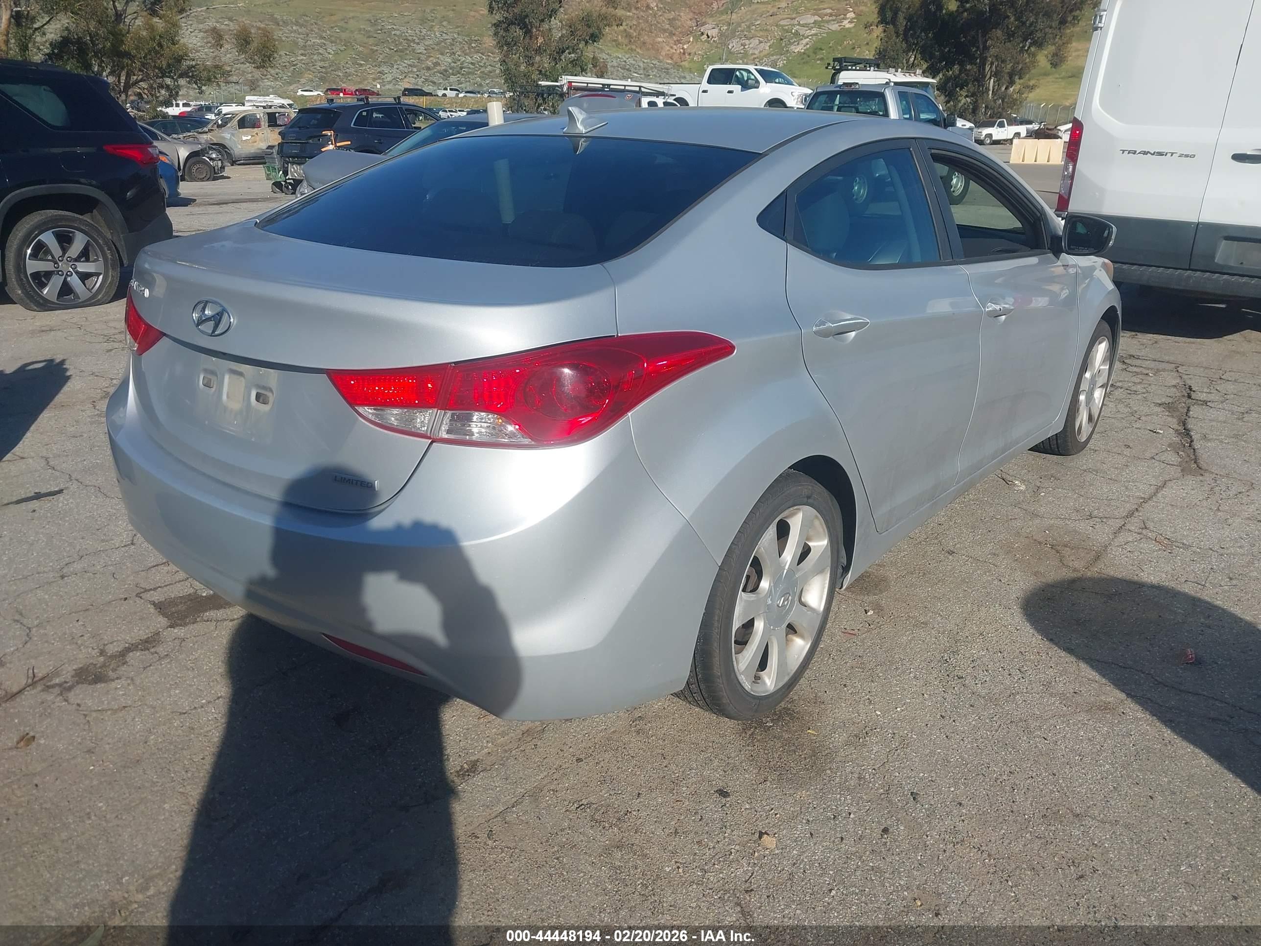 HYUNDAI ELANTRA image 4