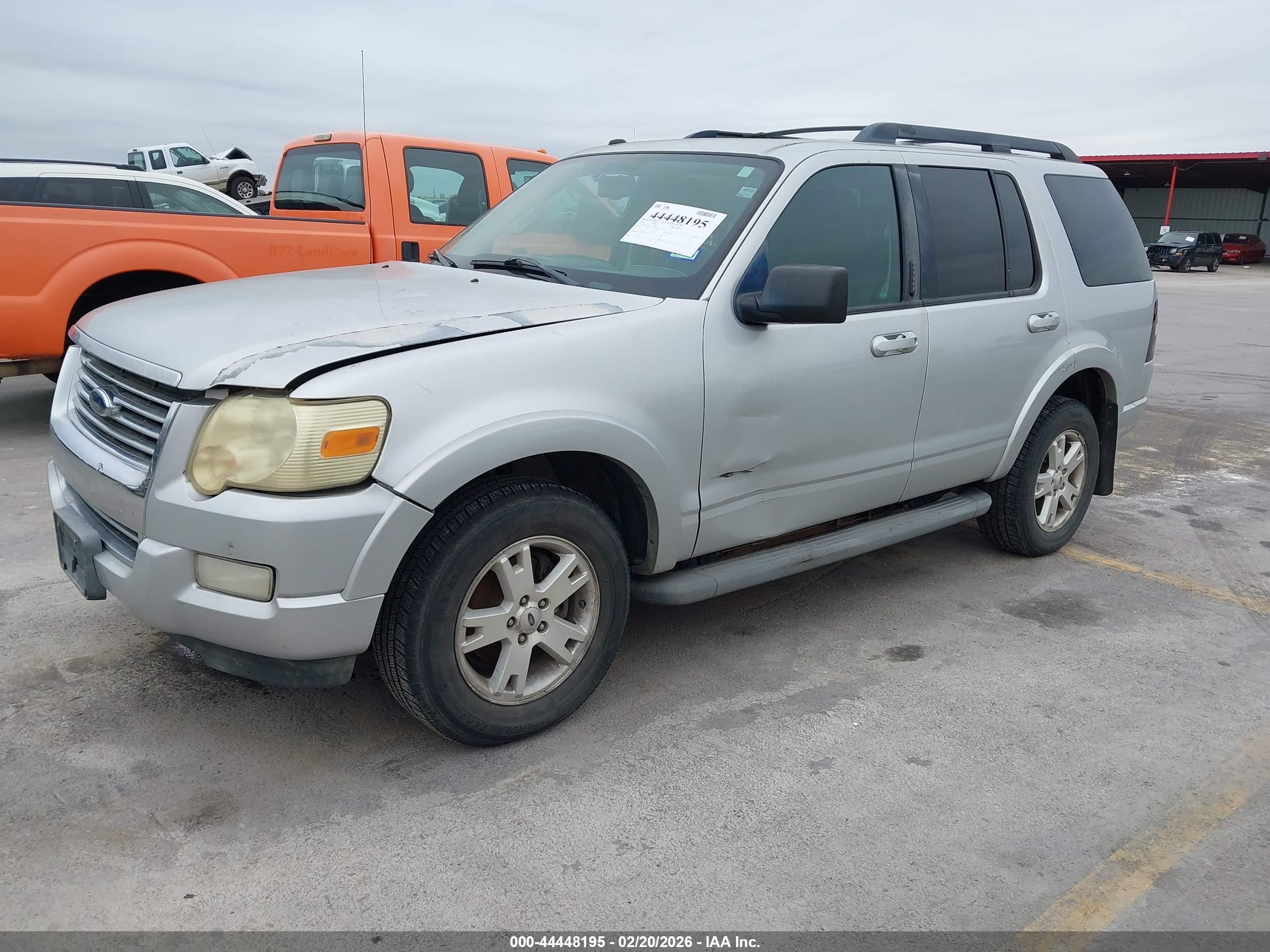FORD EXPLORER image 2