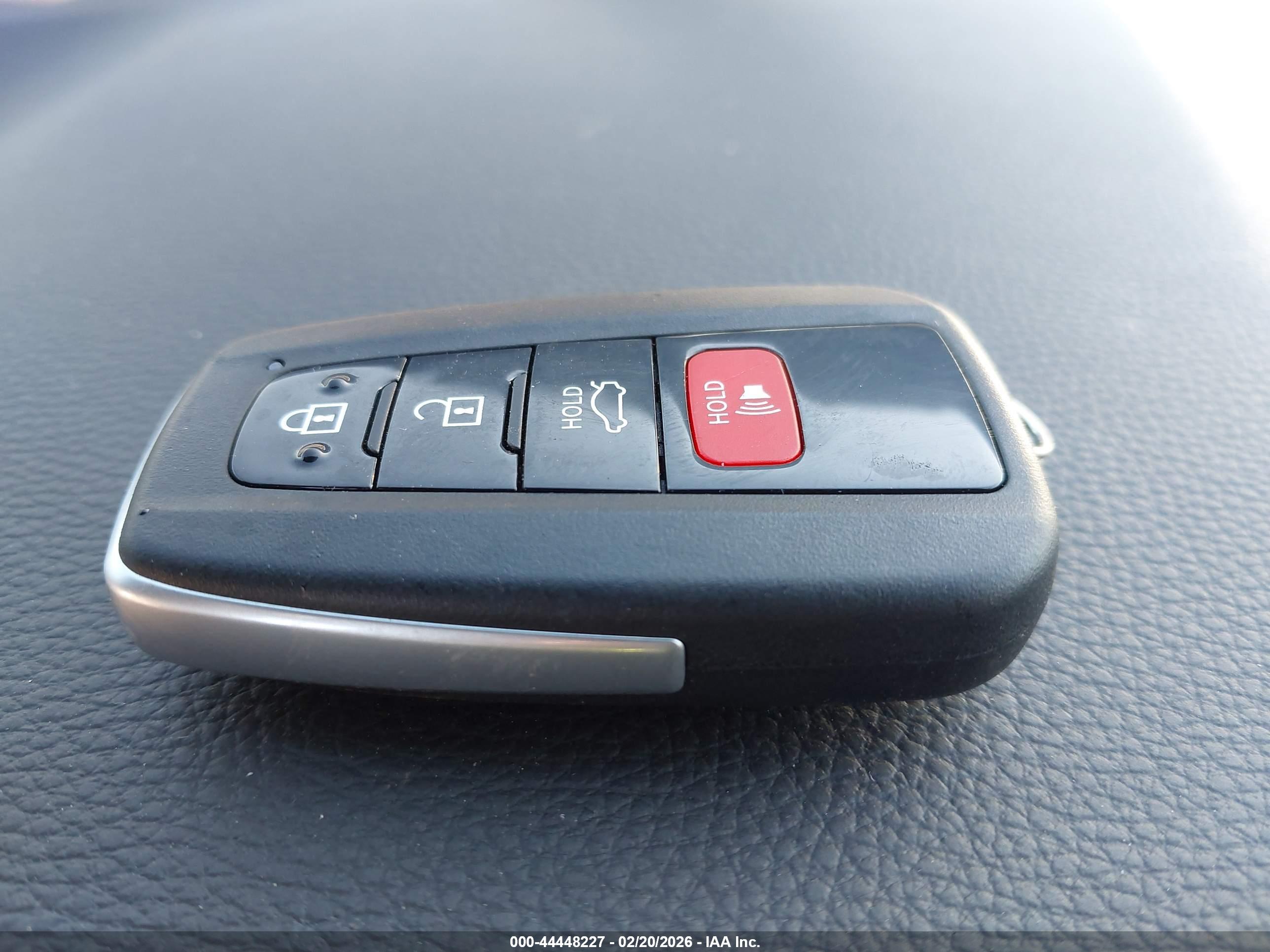 TOYOTA RAV4 image 11