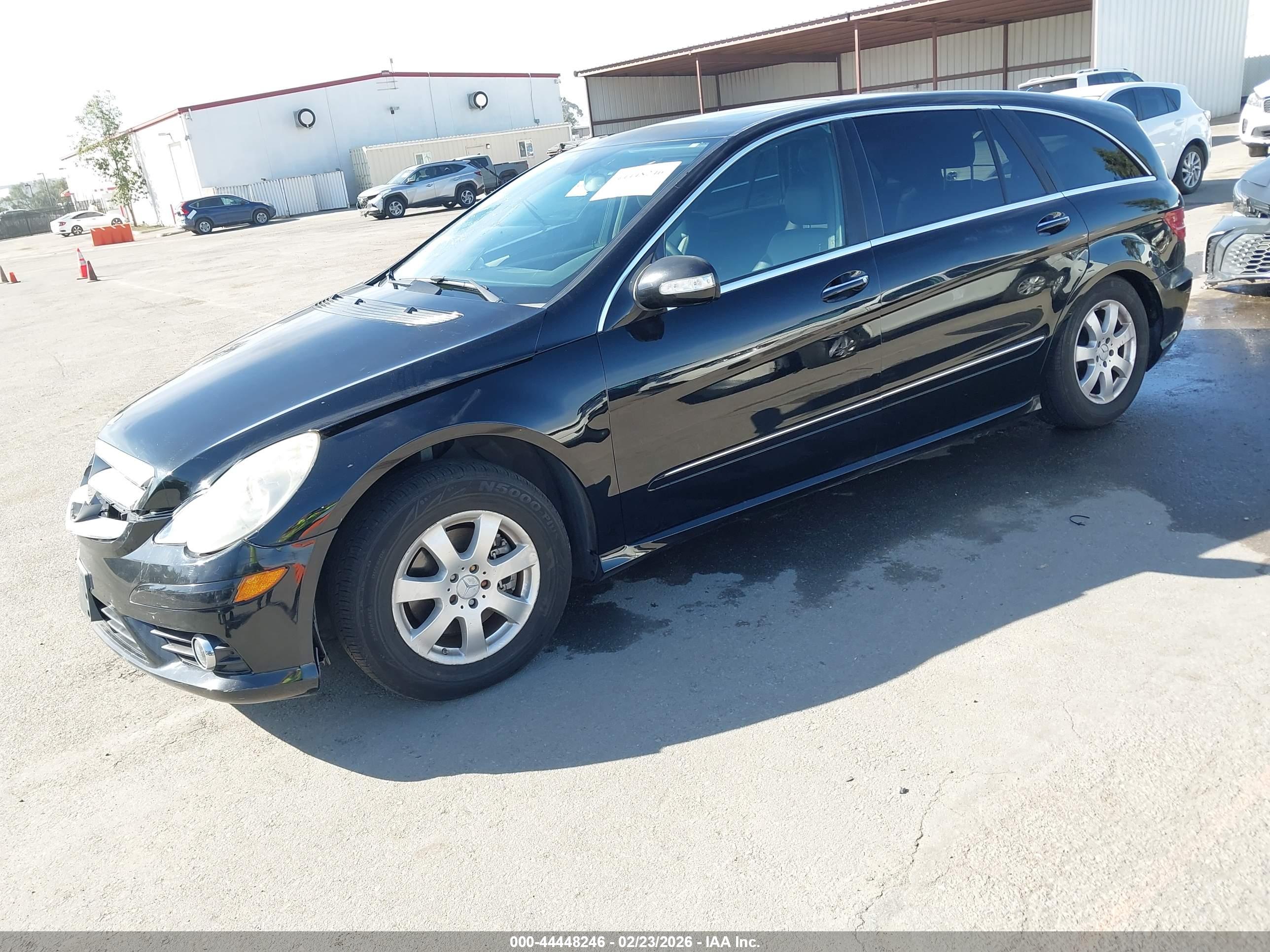 MERCEDES-BENZ R image 2