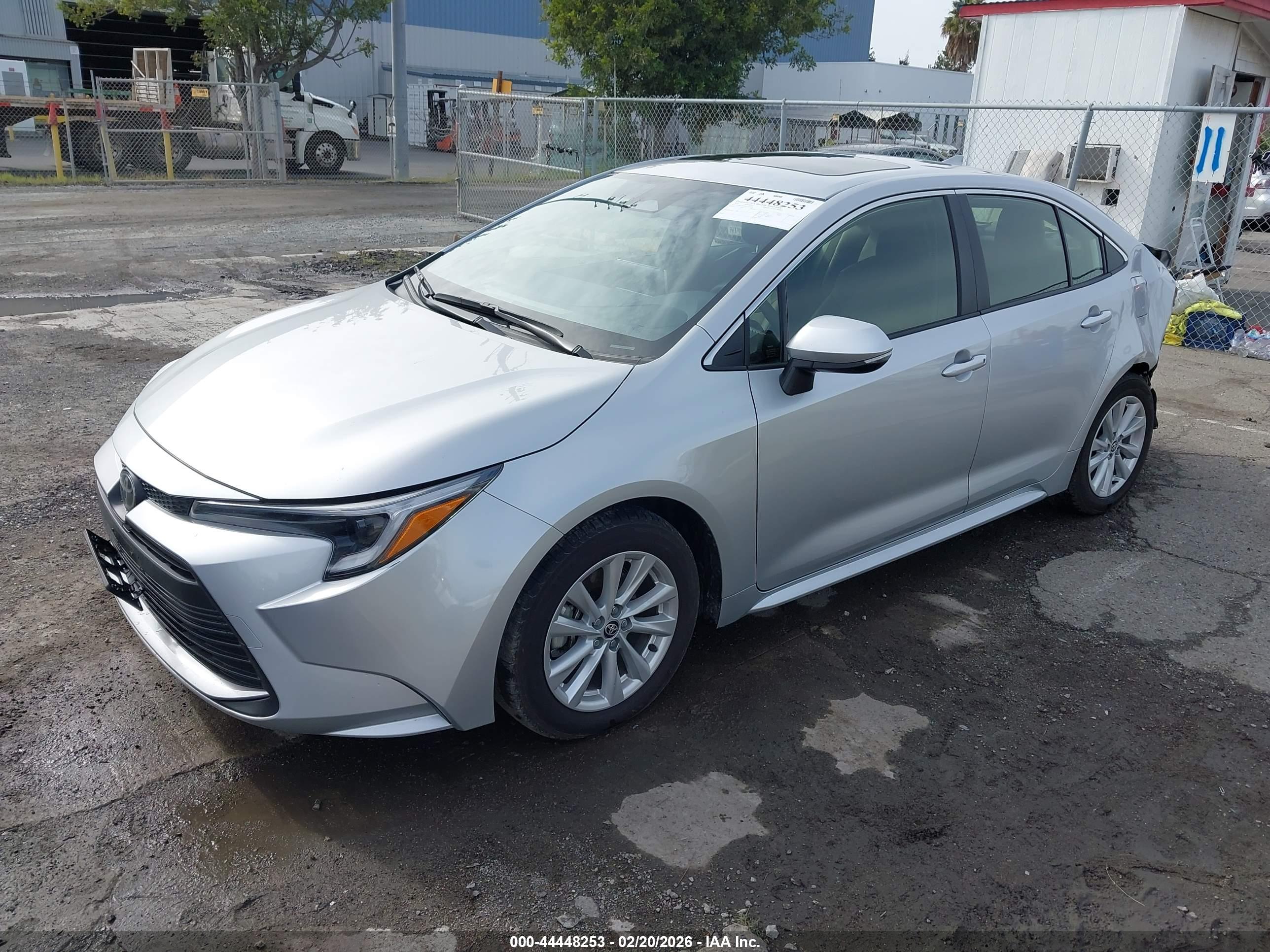 TOYOTA COROLLA image 2
