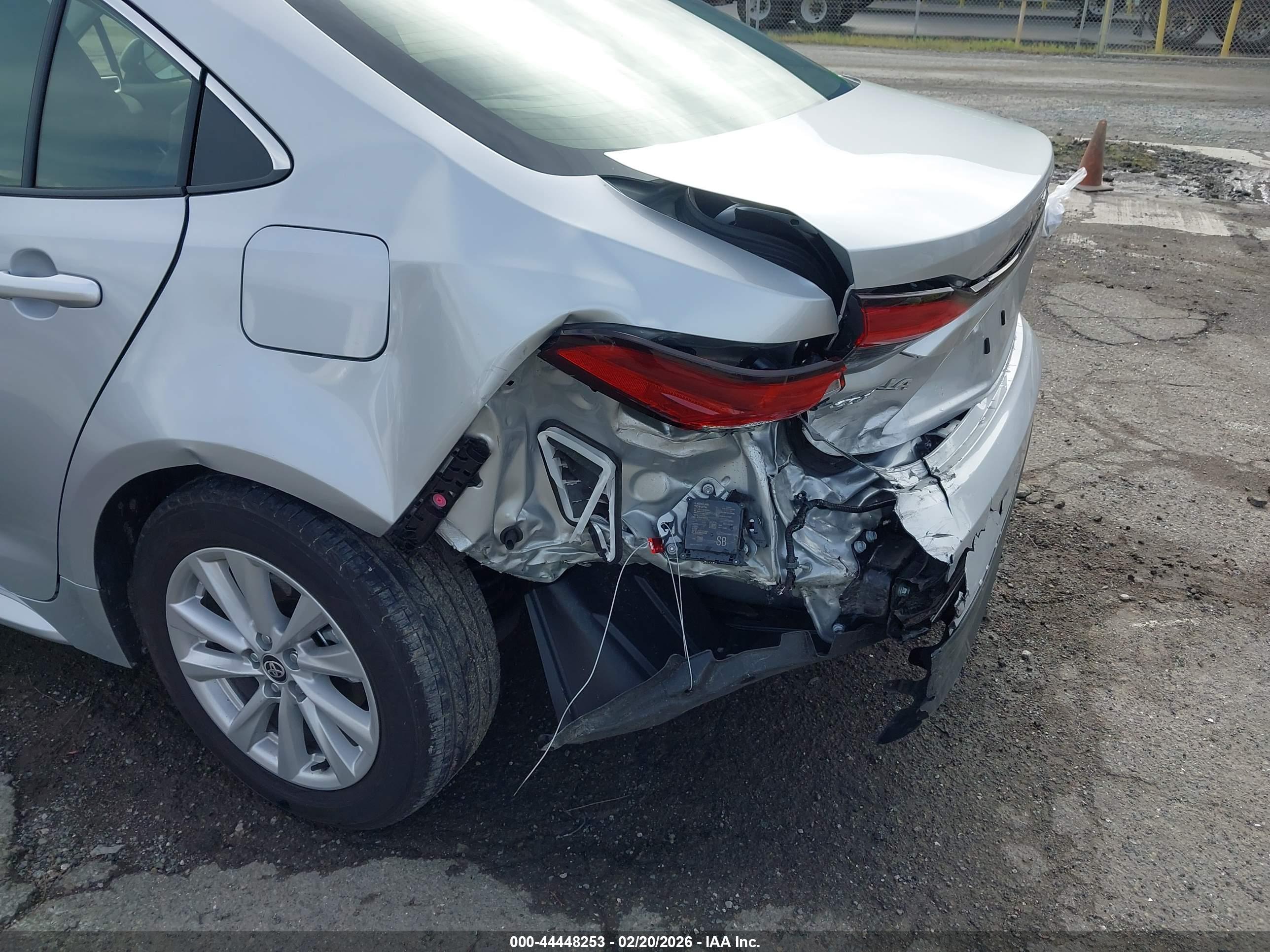 TOYOTA COROLLA image 6