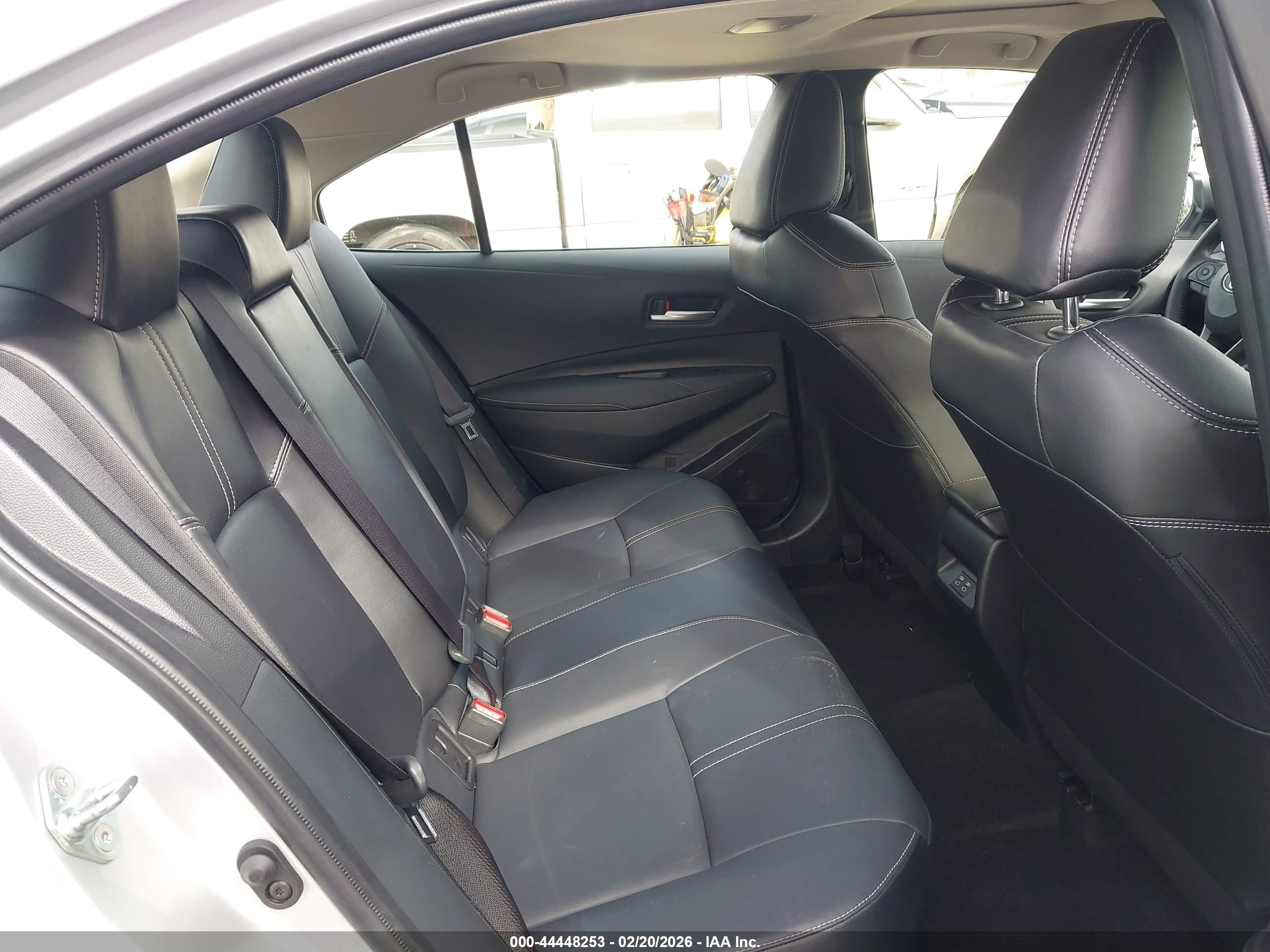 TOYOTA COROLLA image 8