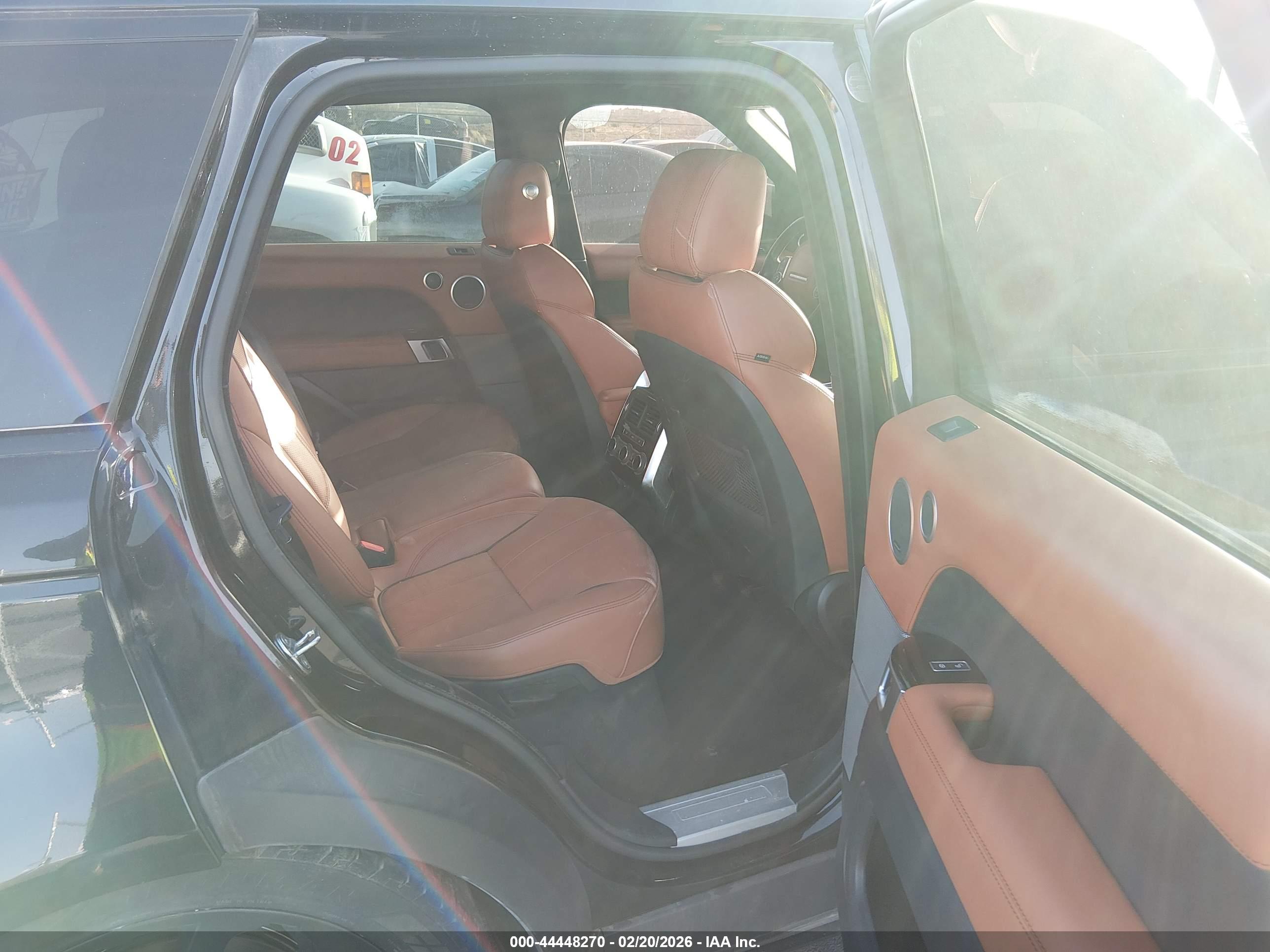 LAND ROVER image 8