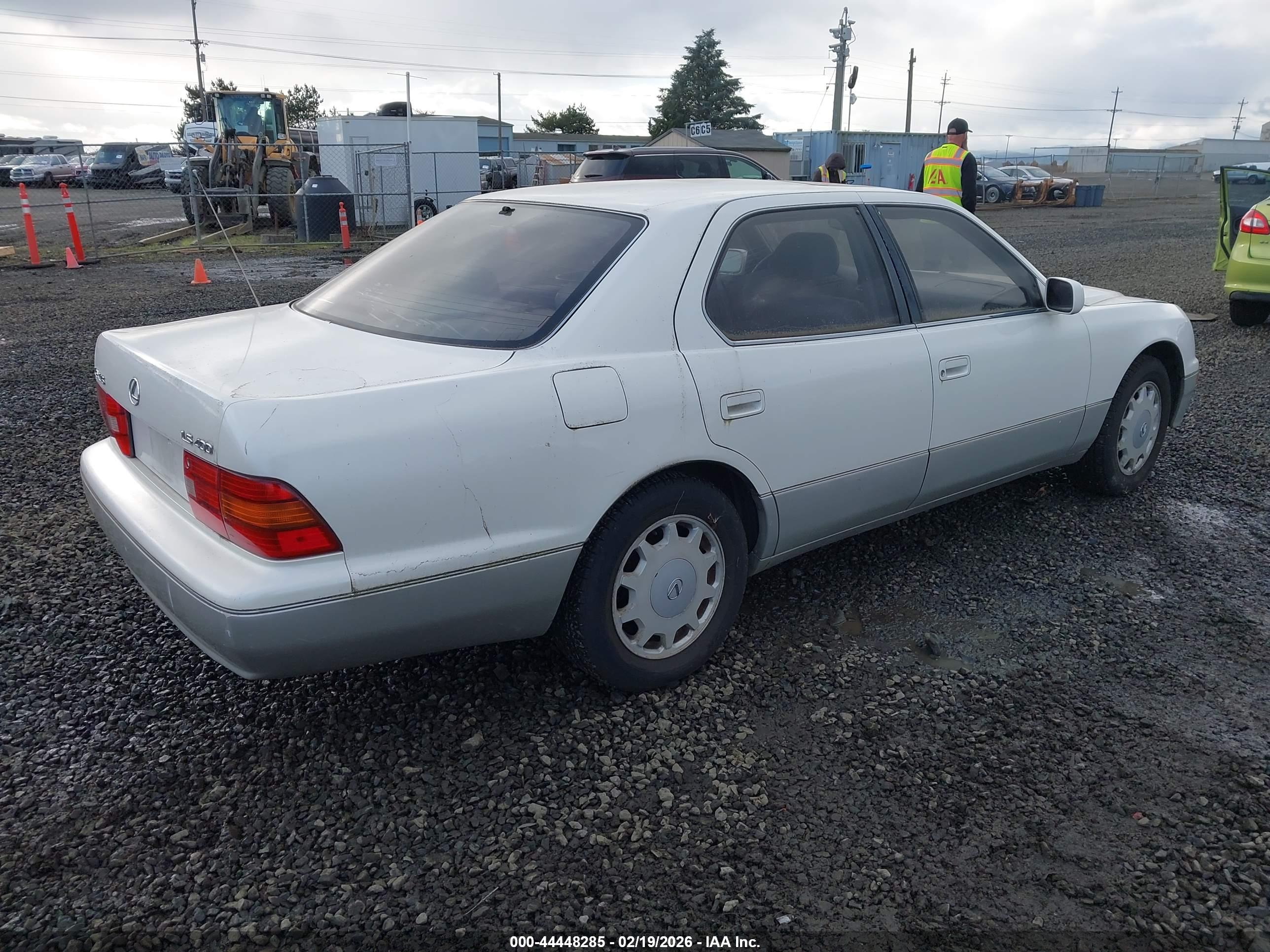 LEXUS LS image 4