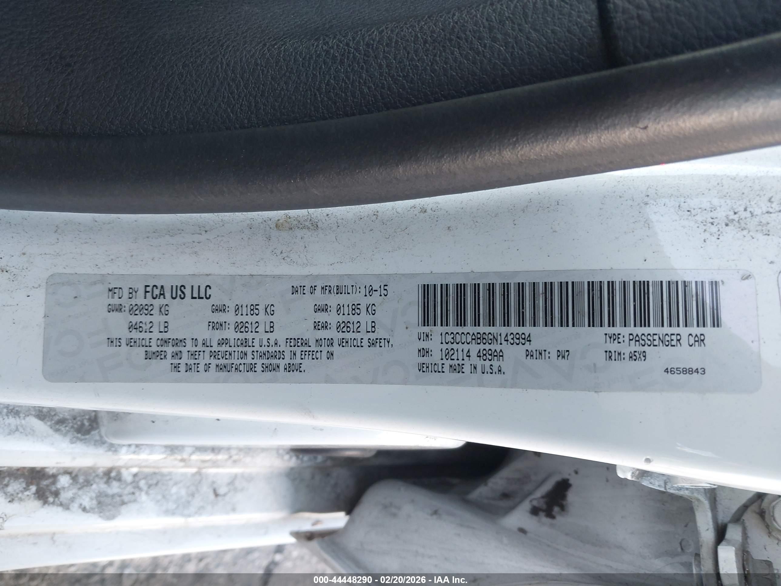 CHRYSLER 200 image 9