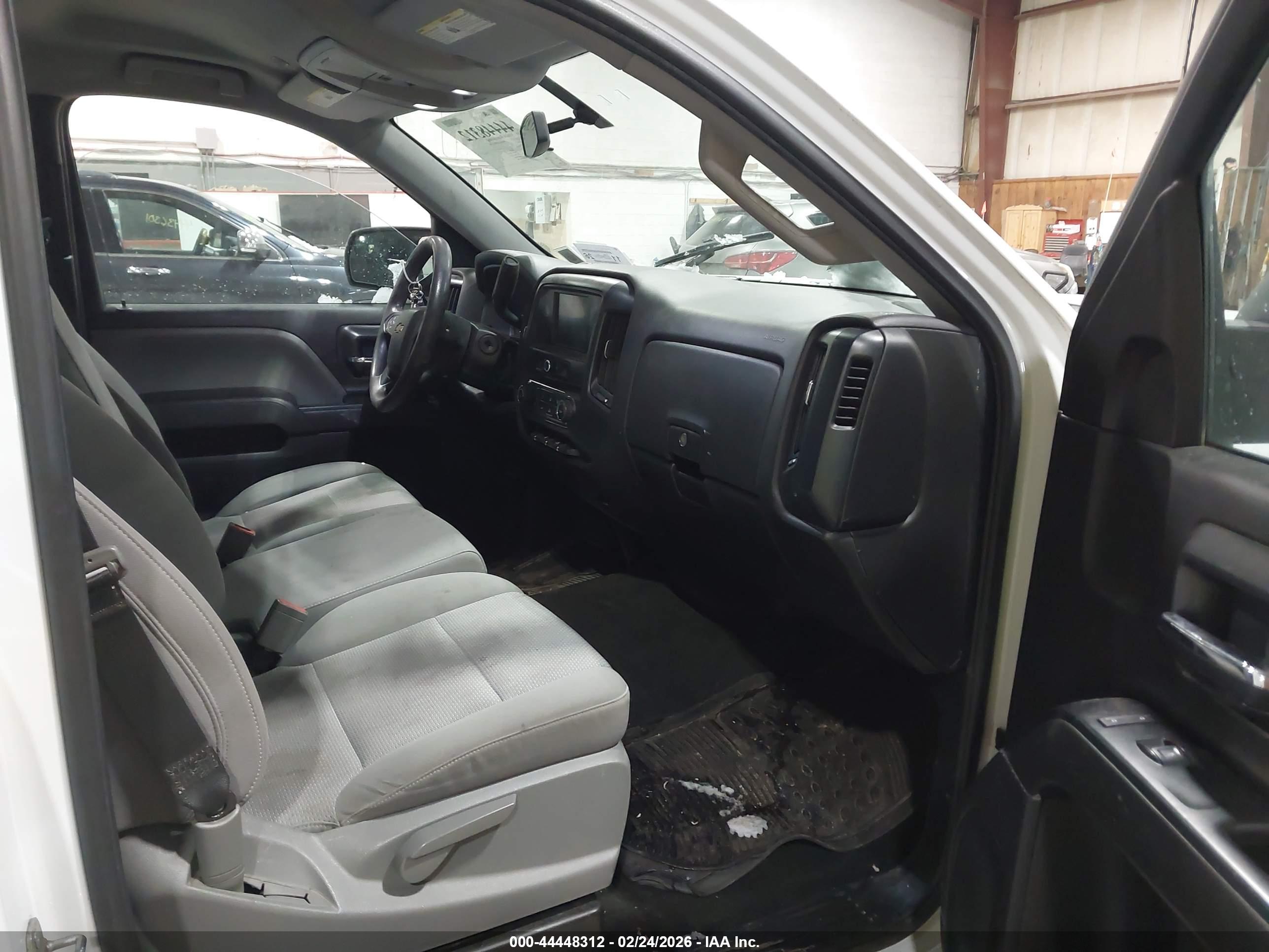 CHEVROLET SILVERADO image 5
