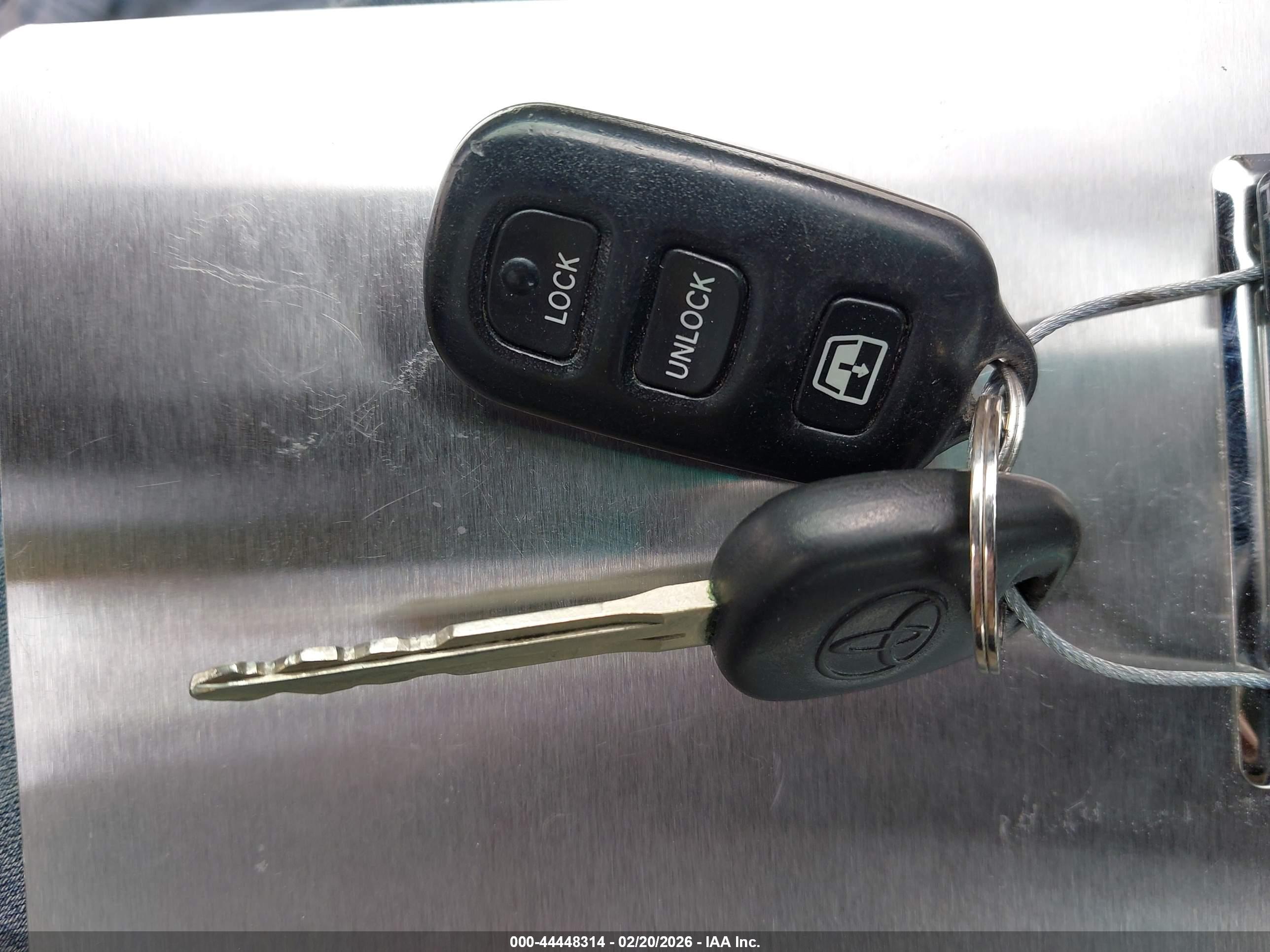 TOYOTA 4RUNNER image 11