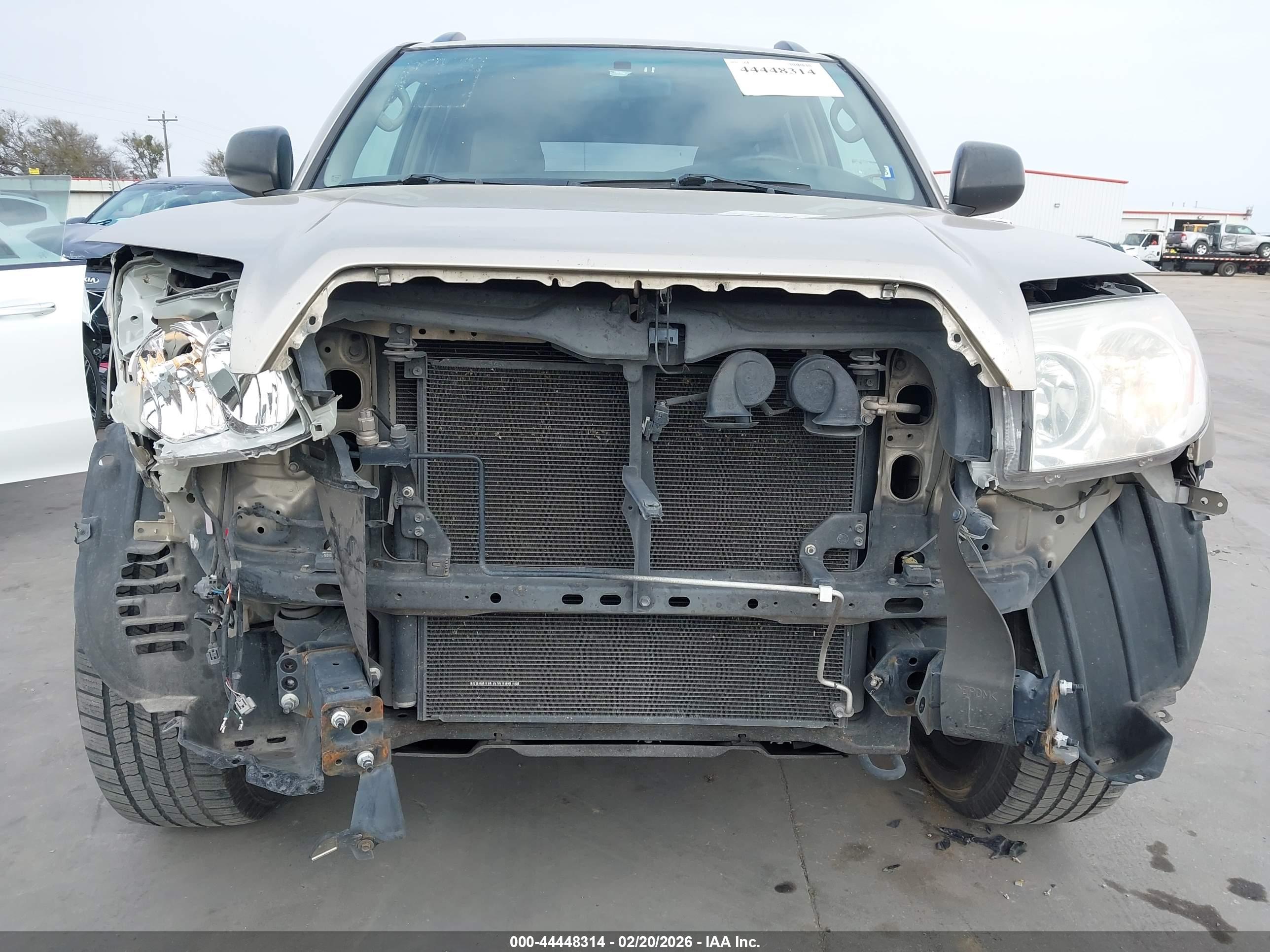 TOYOTA 4RUNNER image 6