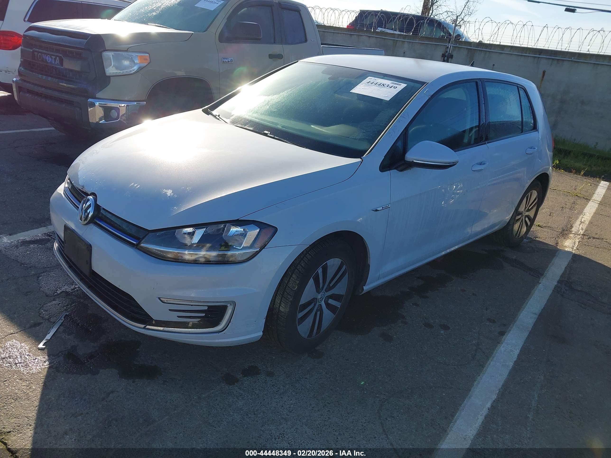 VOLKSWAGEN E-GOLF image 2