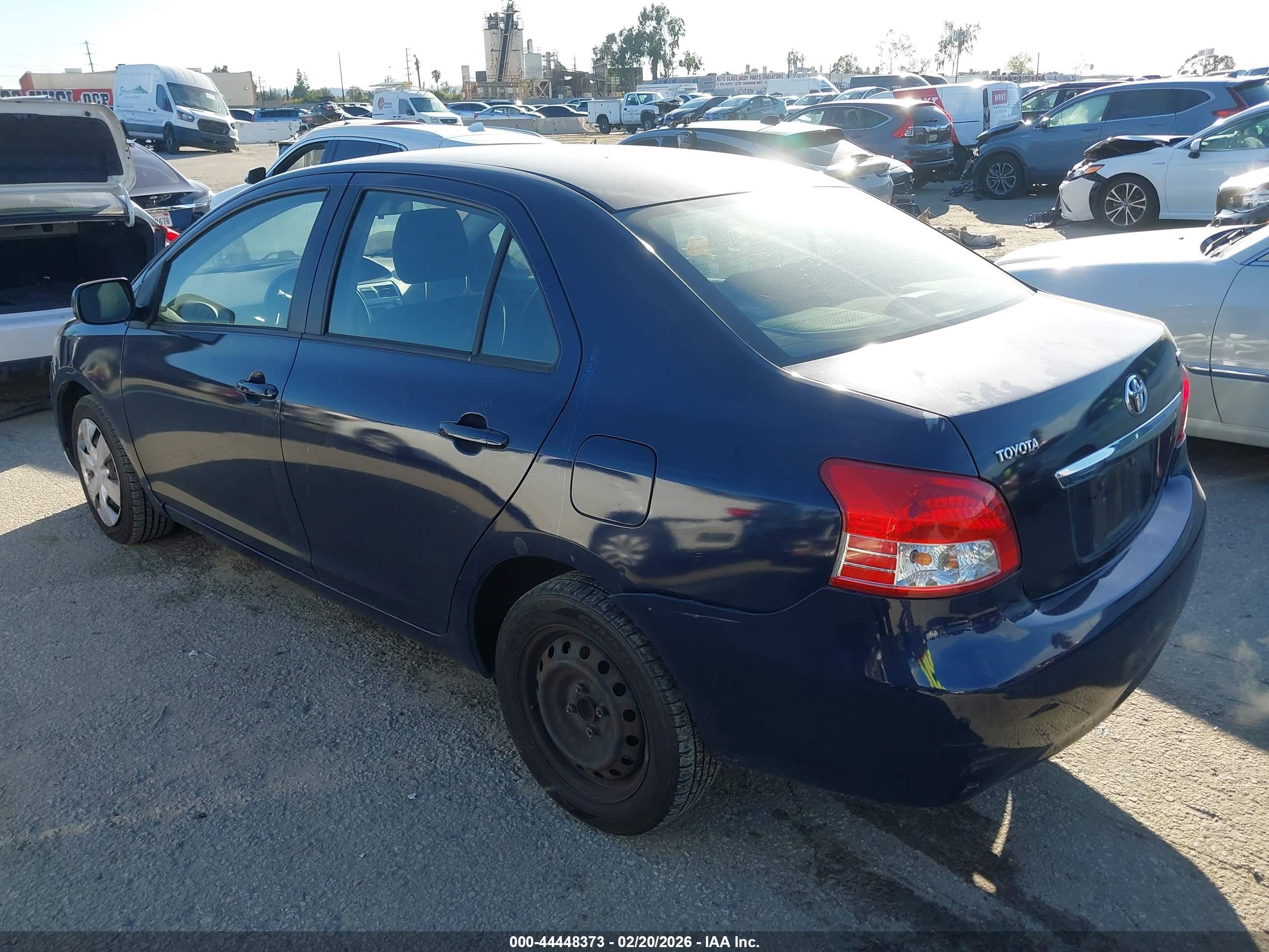 TOYOTA YARIS image 3