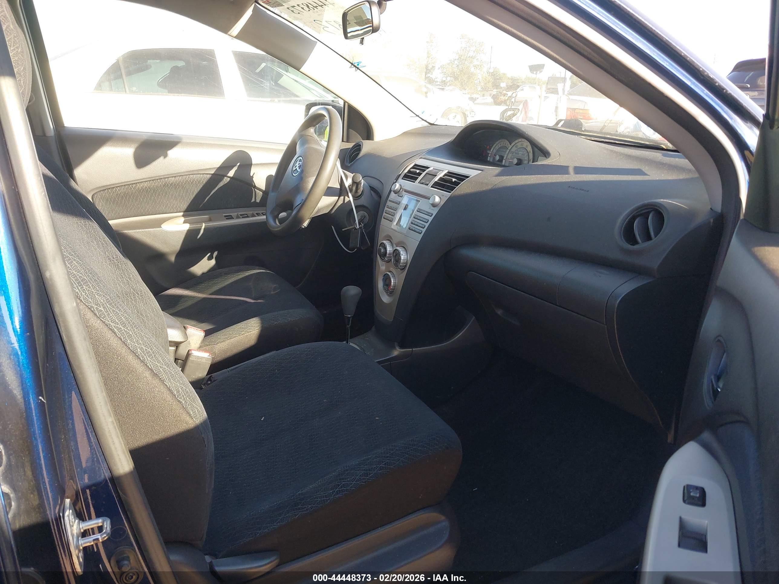 TOYOTA YARIS image 5