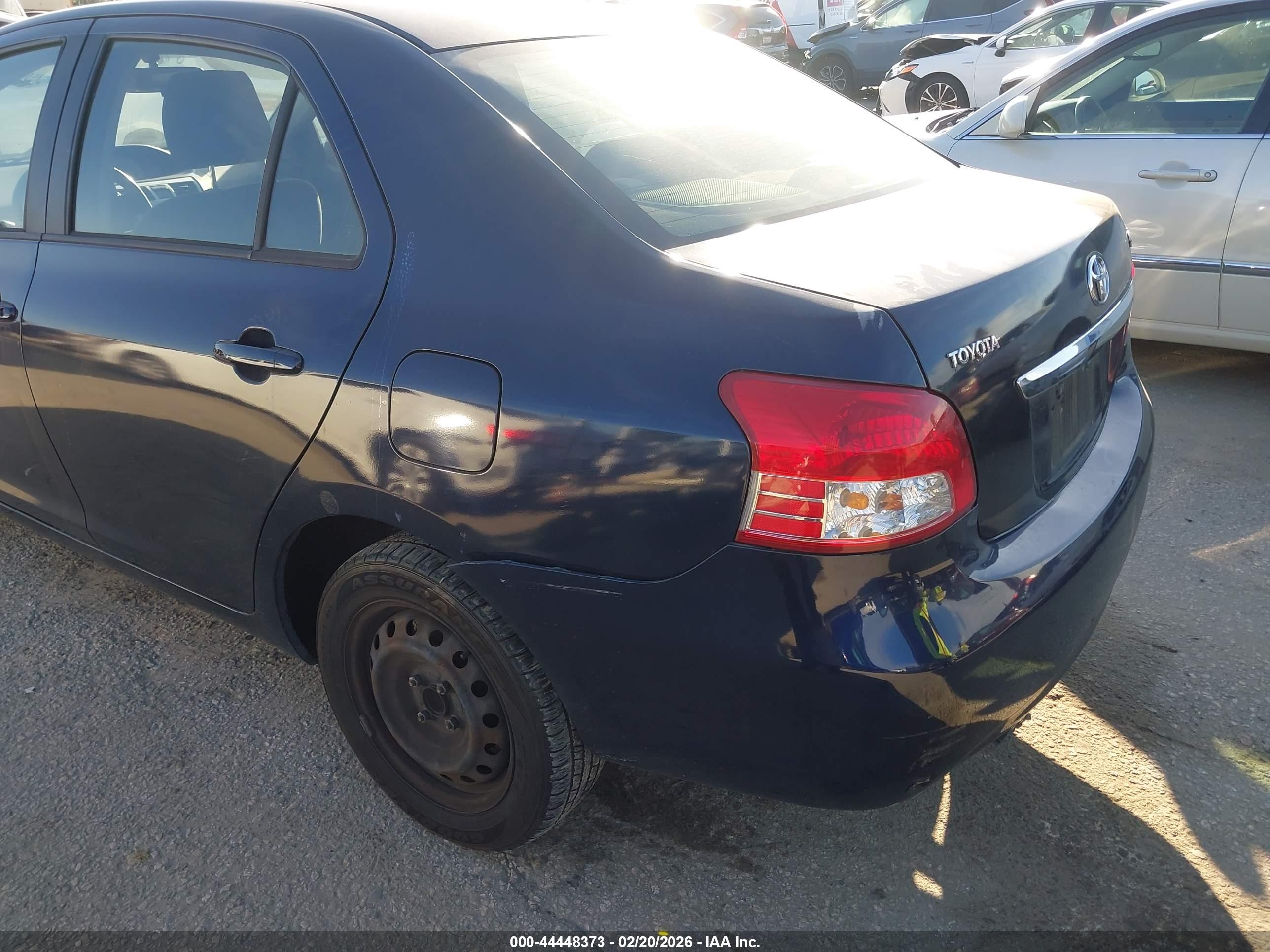 TOYOTA YARIS image 6
