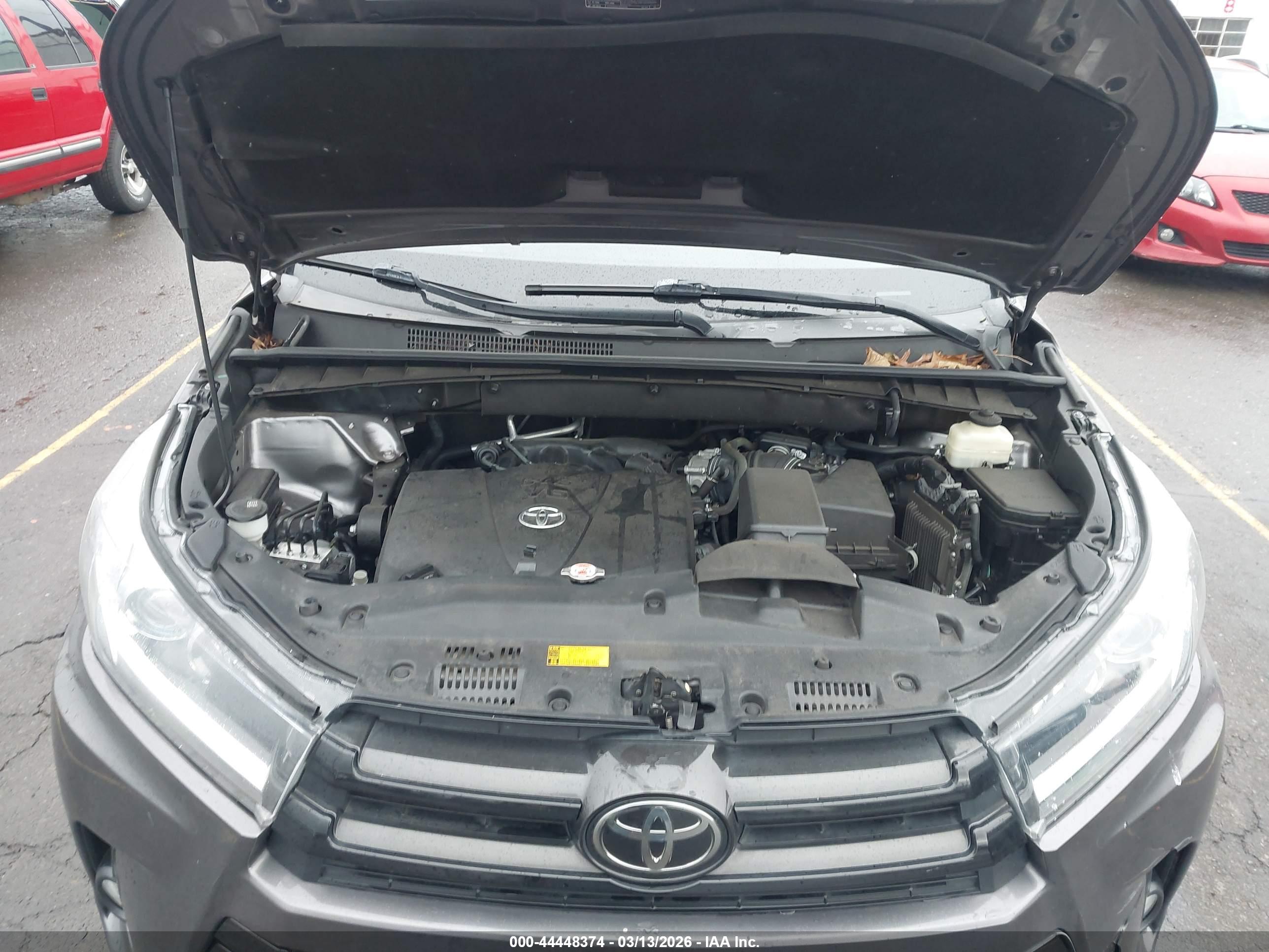 TOYOTA HIGHLANDER image 10