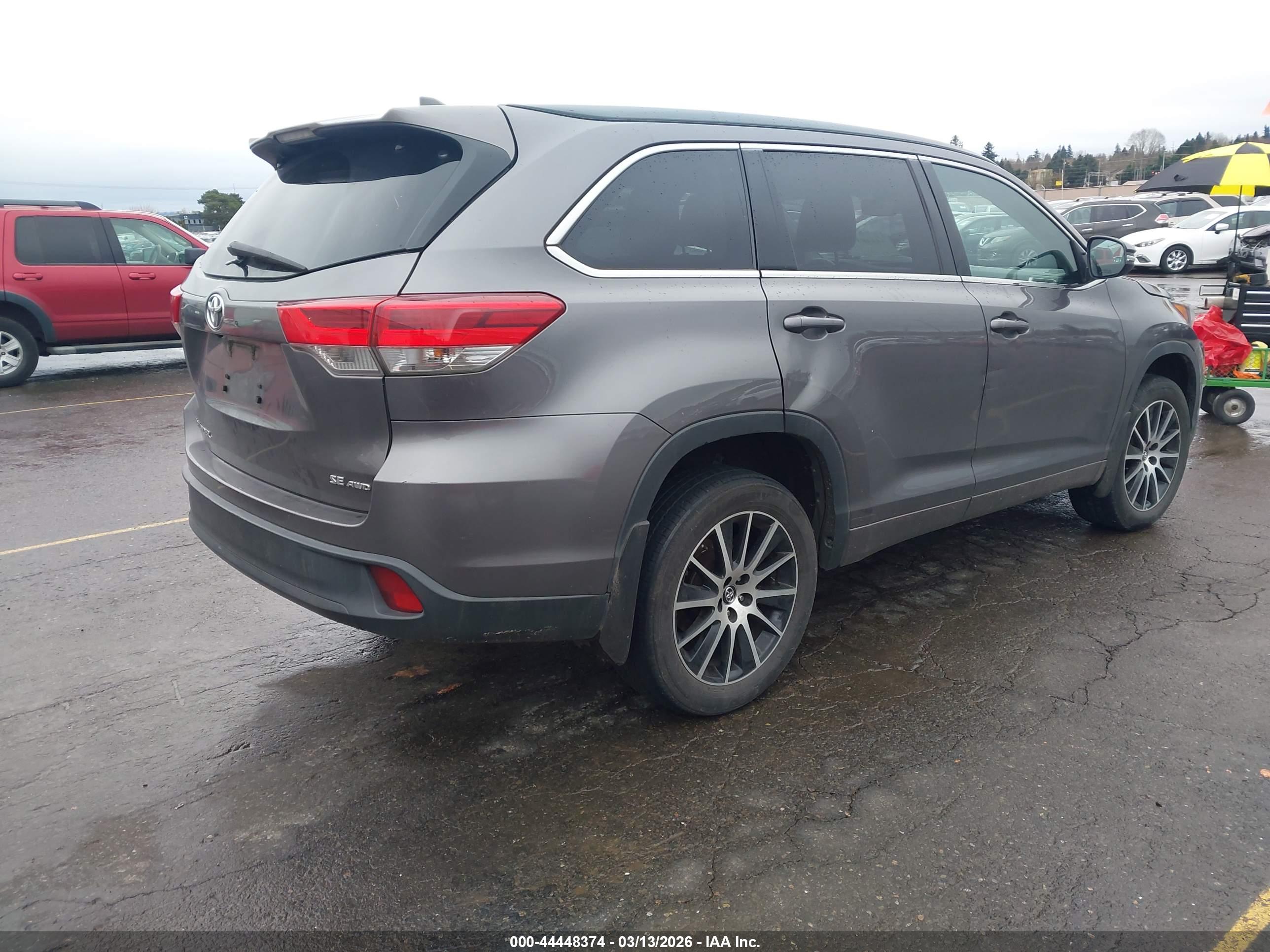 TOYOTA HIGHLANDER image 4