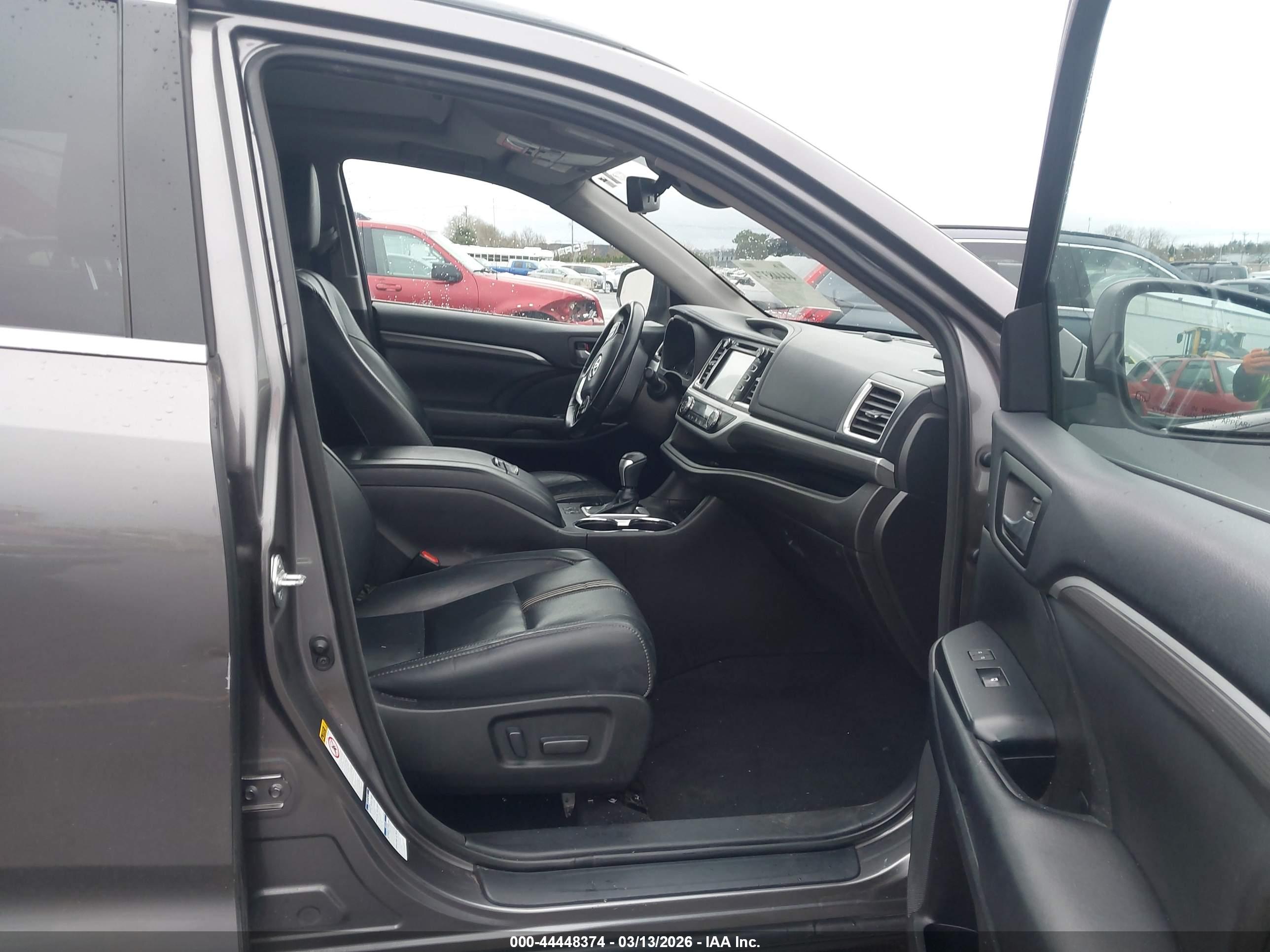 TOYOTA HIGHLANDER image 5