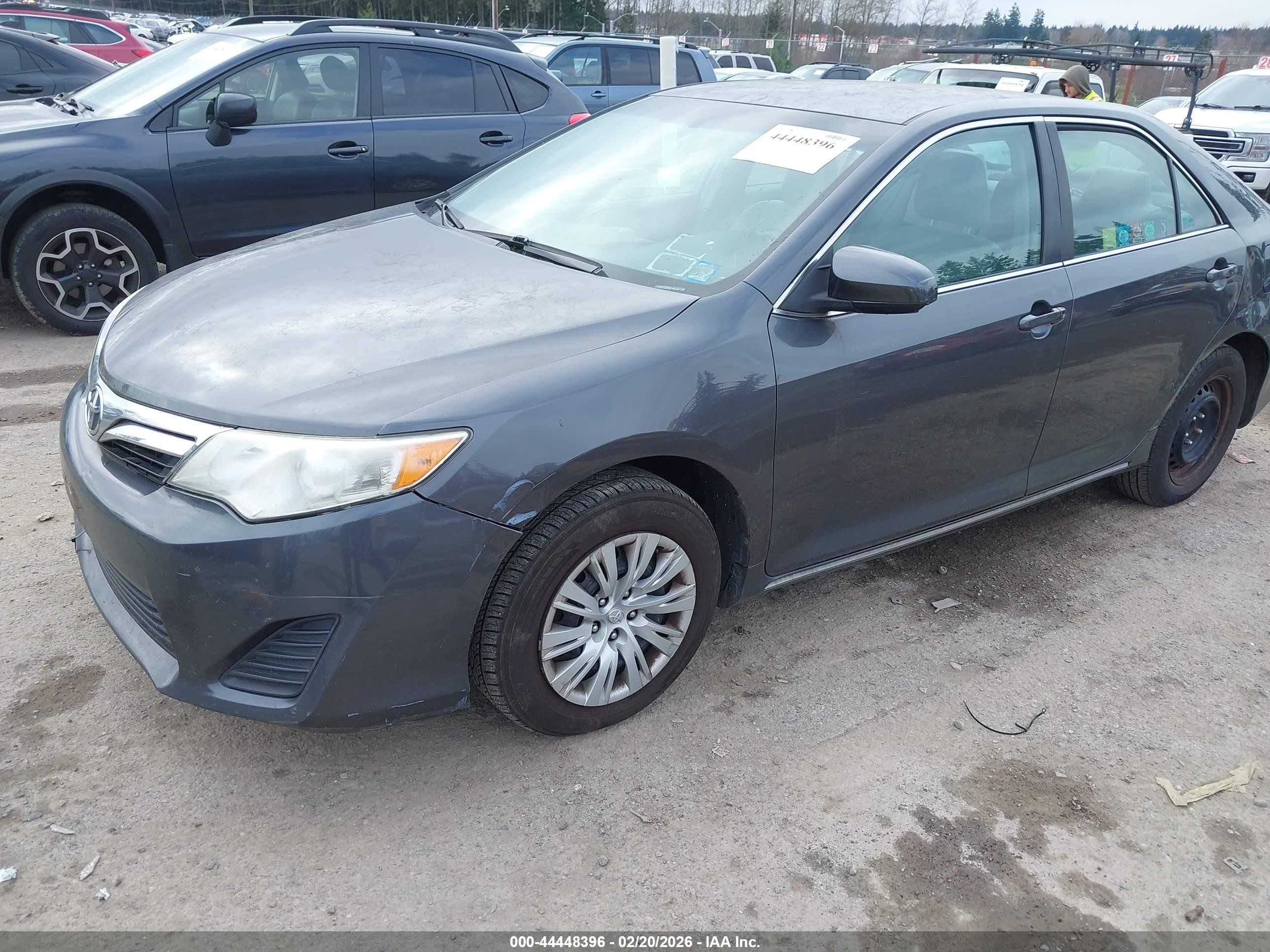 TOYOTA CAMRY image 2
