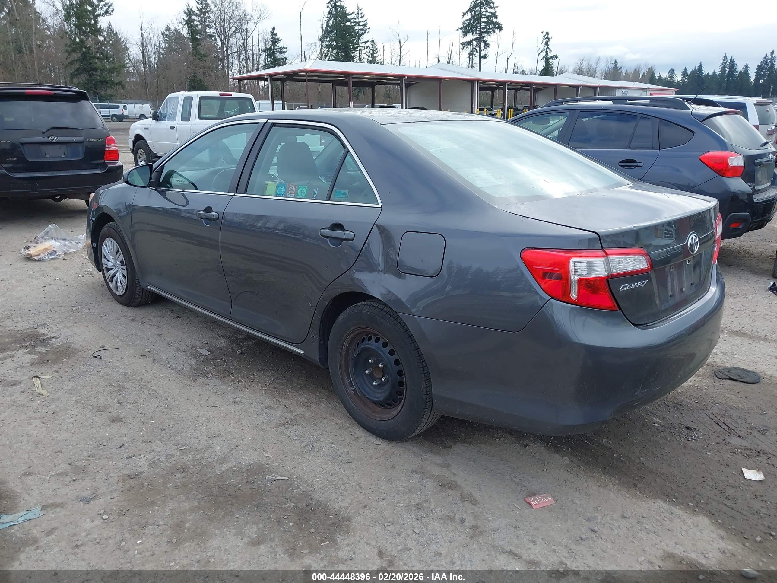 TOYOTA CAMRY image 3