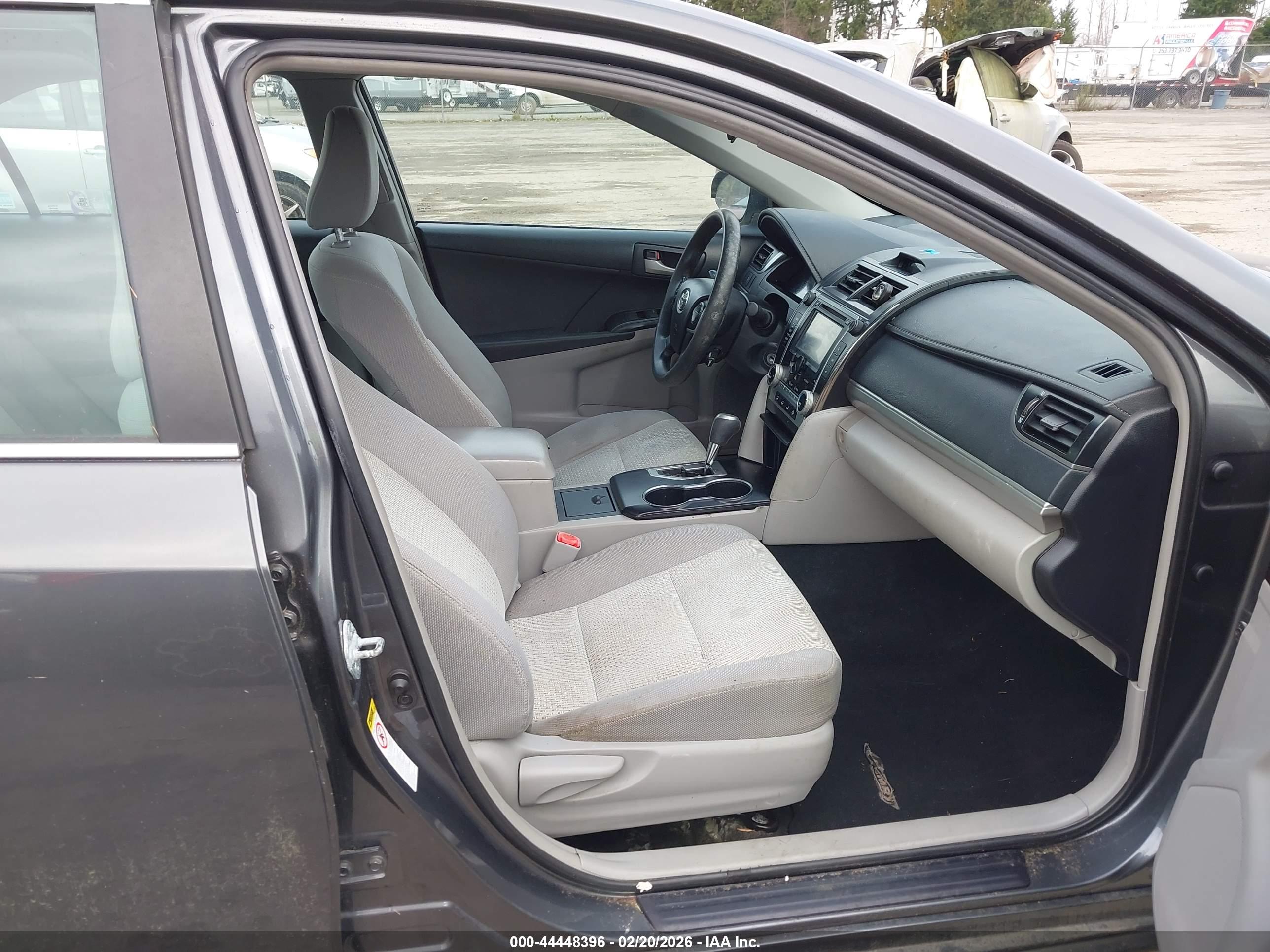 TOYOTA CAMRY image 5