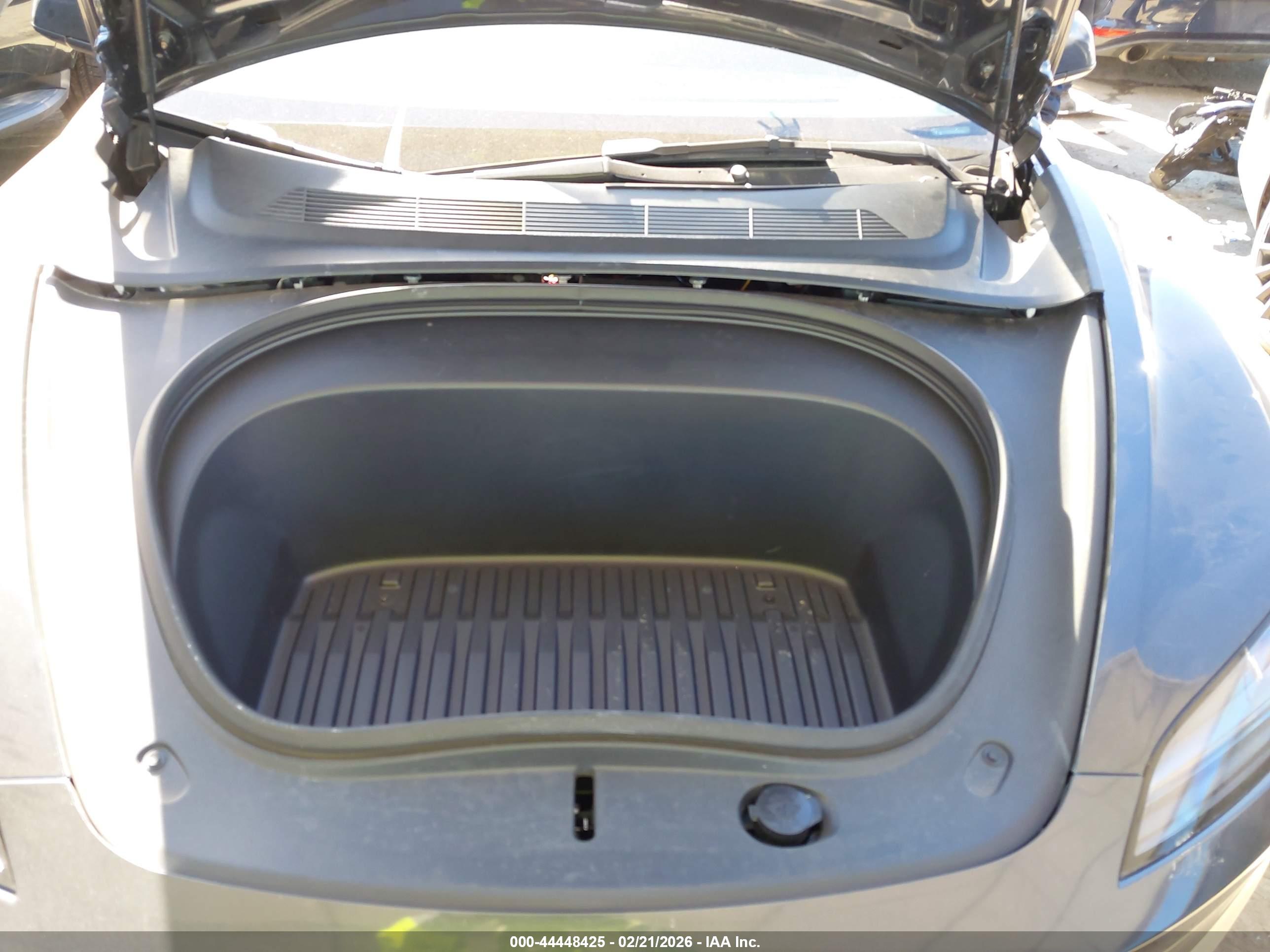 TESLA MODEL image 10