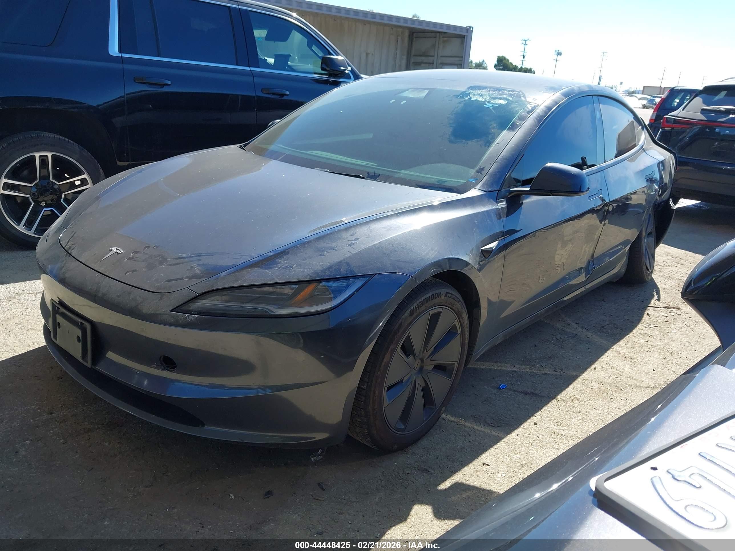 TESLA MODEL image 2