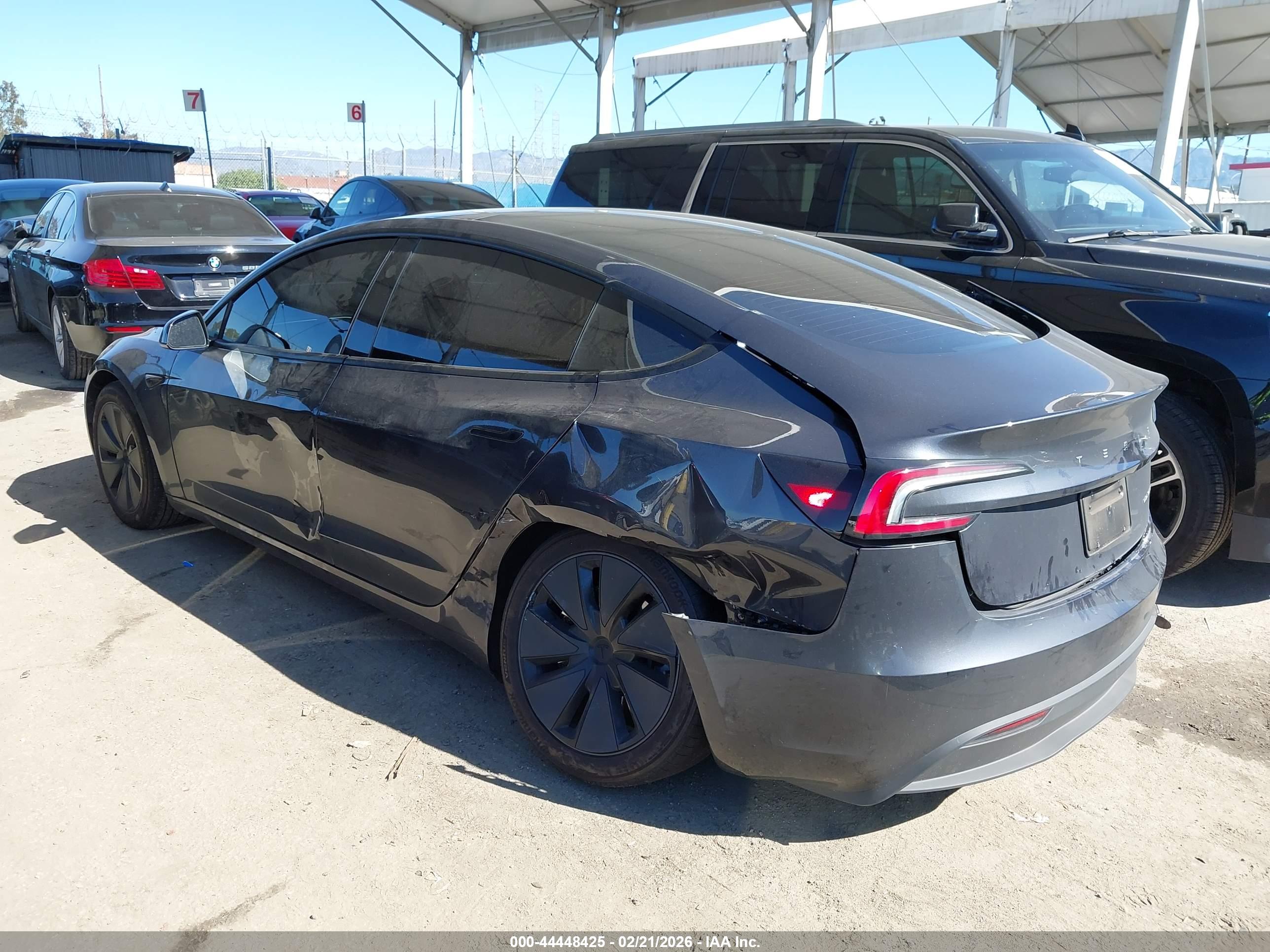 TESLA MODEL image 3