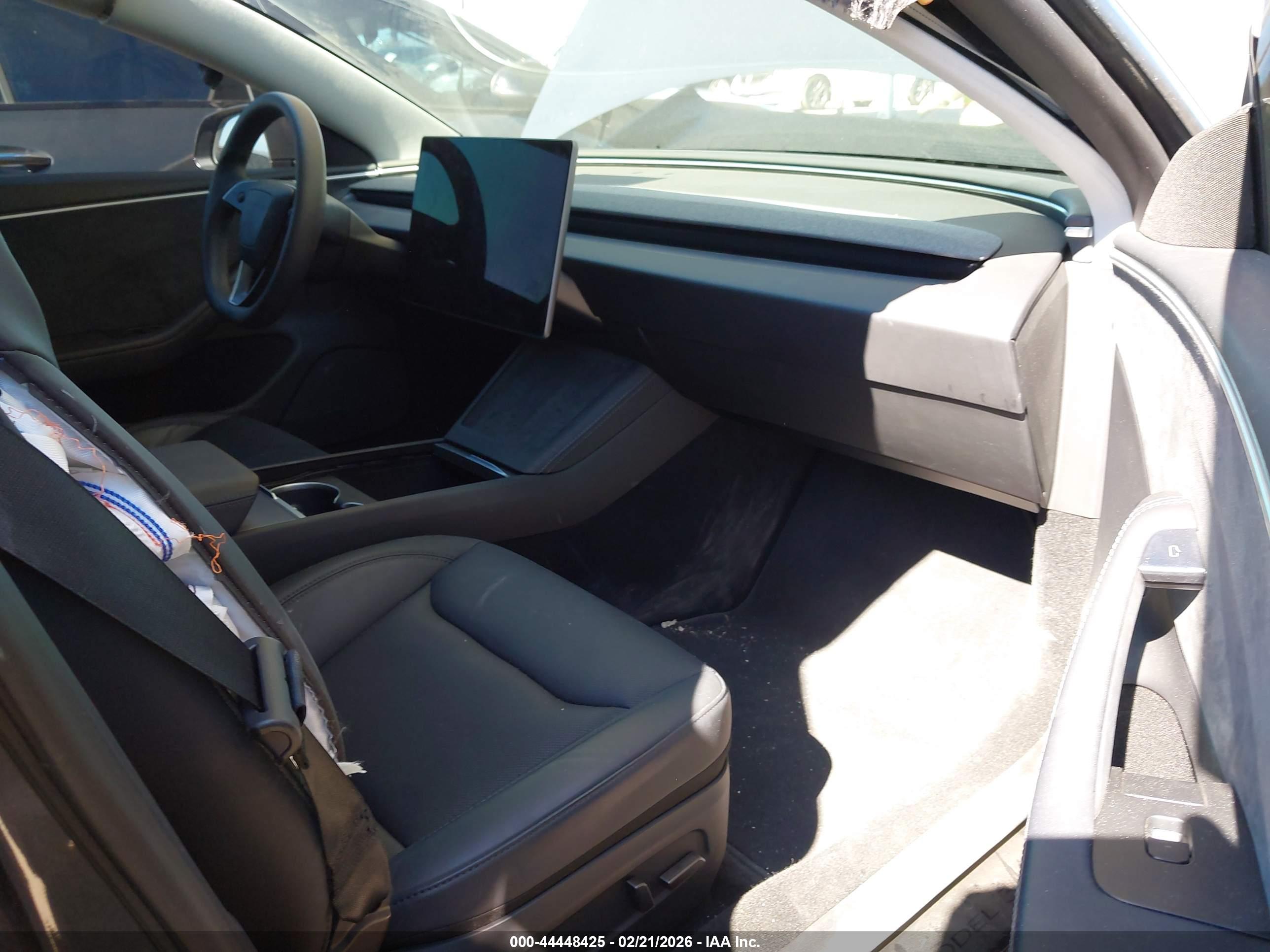 TESLA MODEL image 5