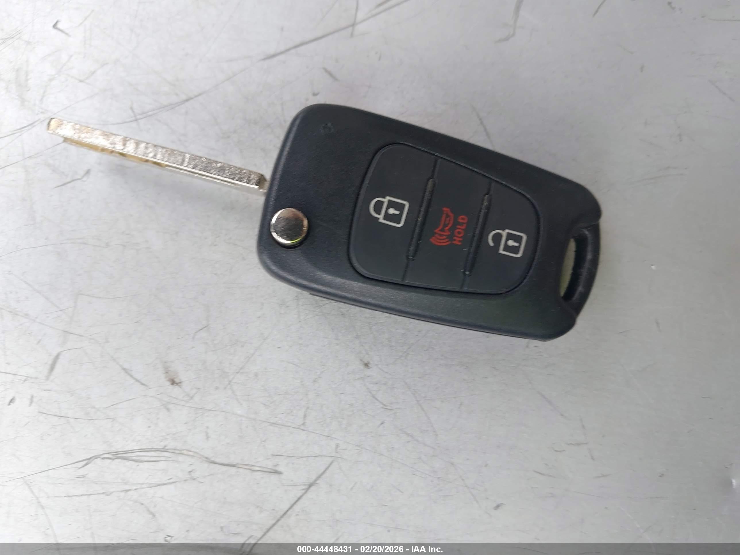 HYUNDAI VELOSTER image 11