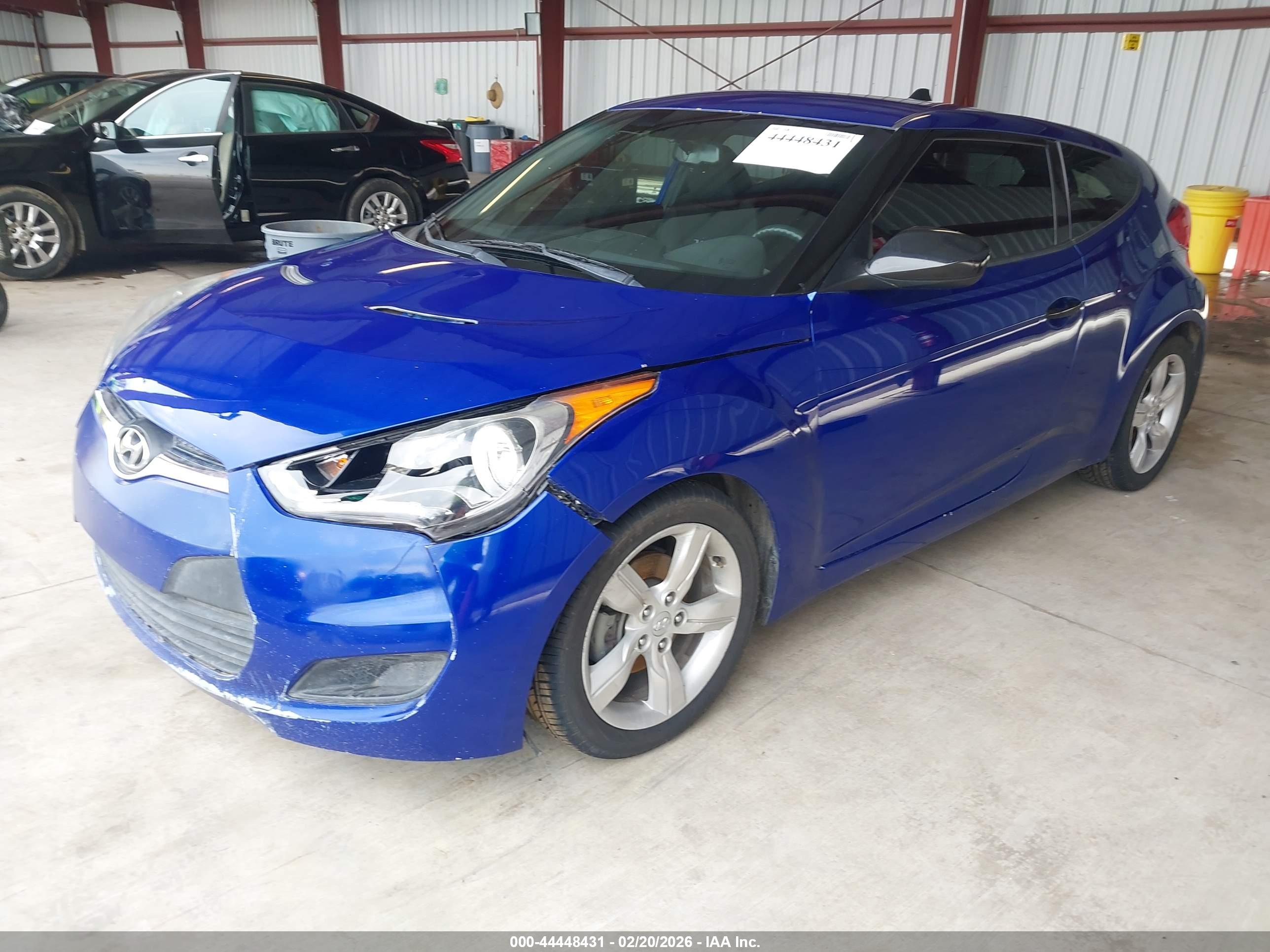 HYUNDAI VELOSTER image 2