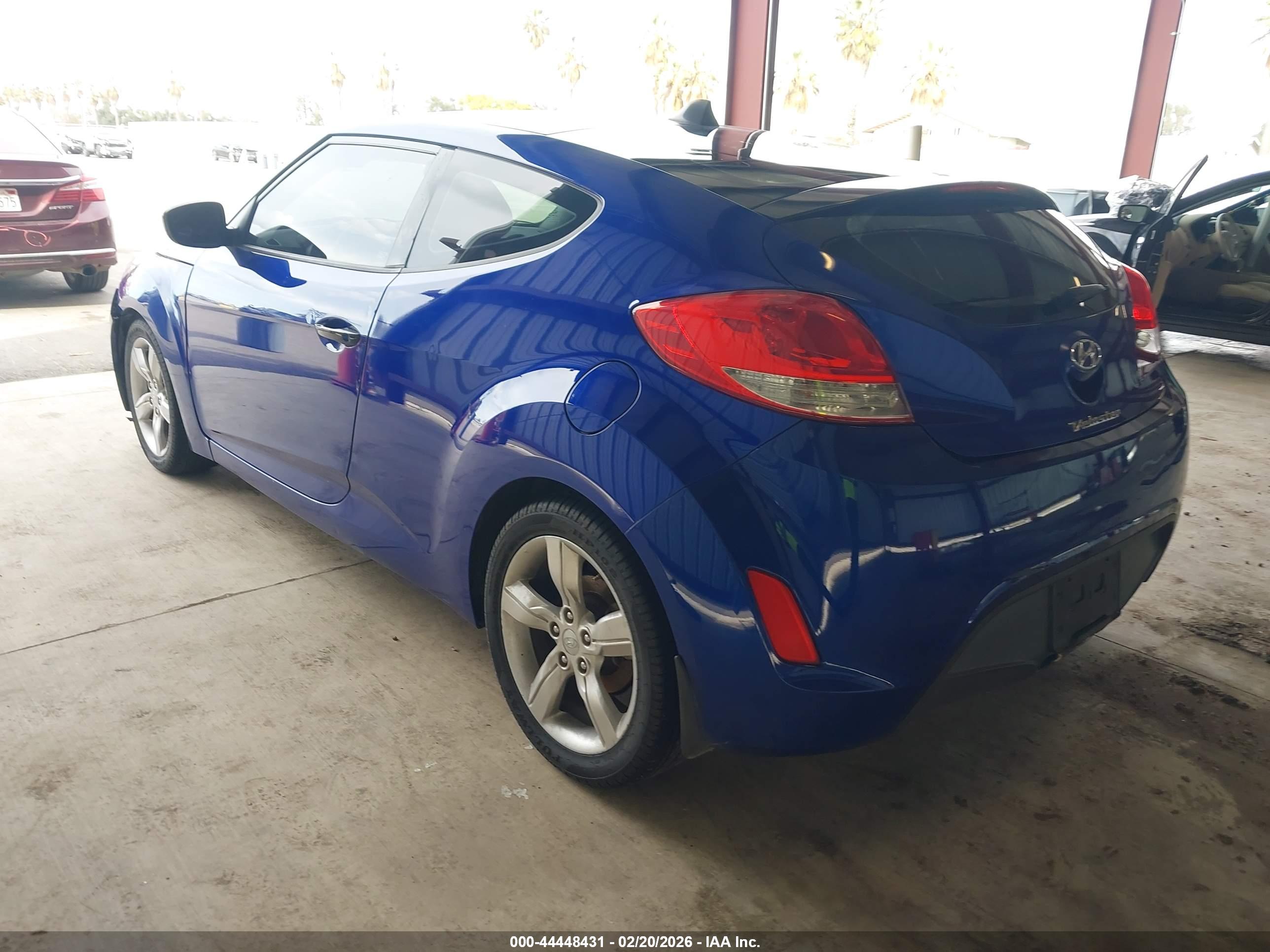 HYUNDAI VELOSTER image 3