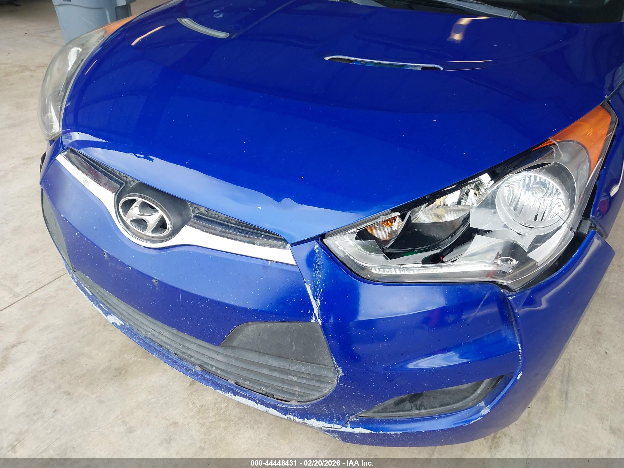 HYUNDAI VELOSTER image 6