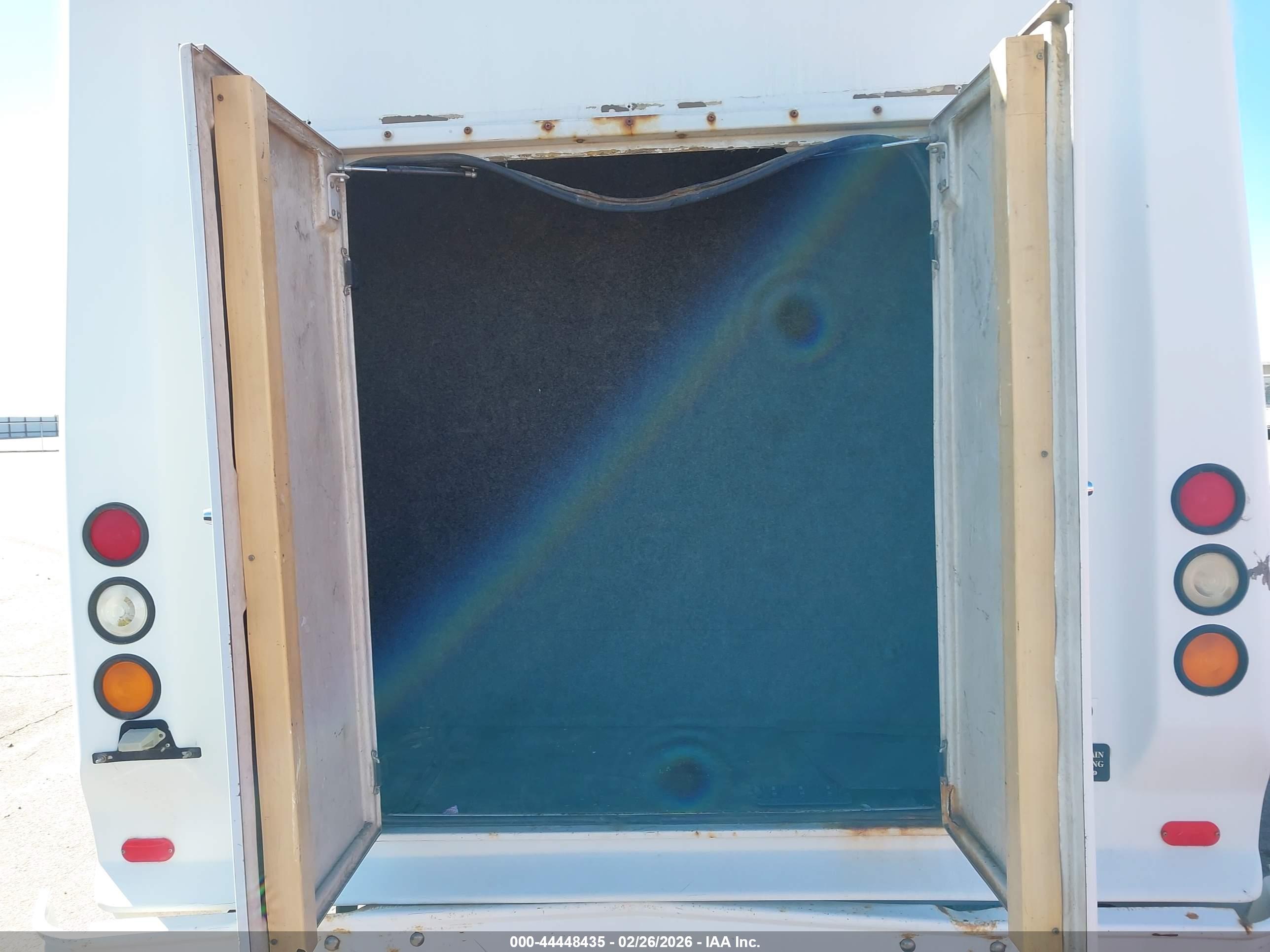 FORD E-350 image 7