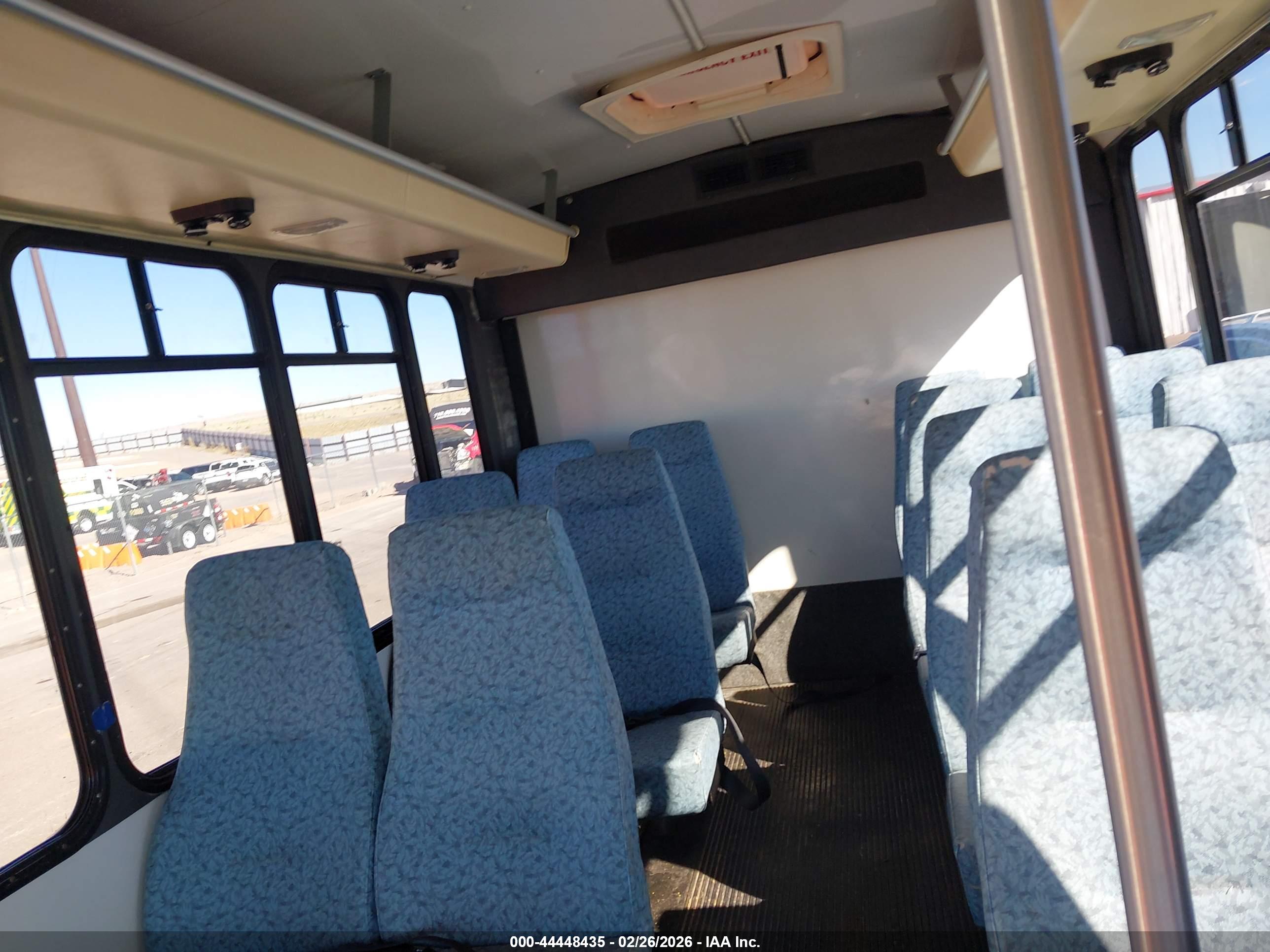 FORD E-350 image 8