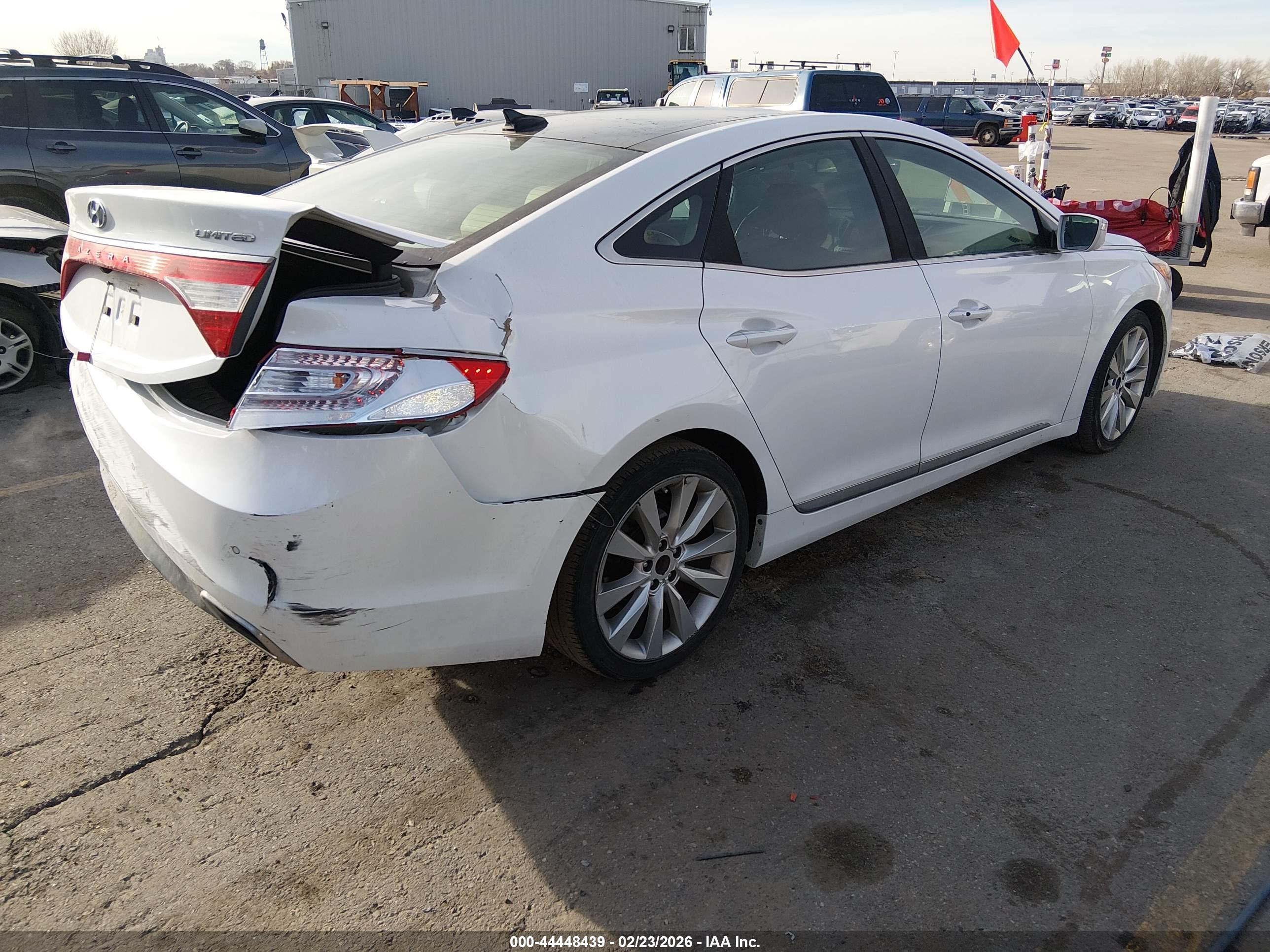 HYUNDAI AZERA image 4