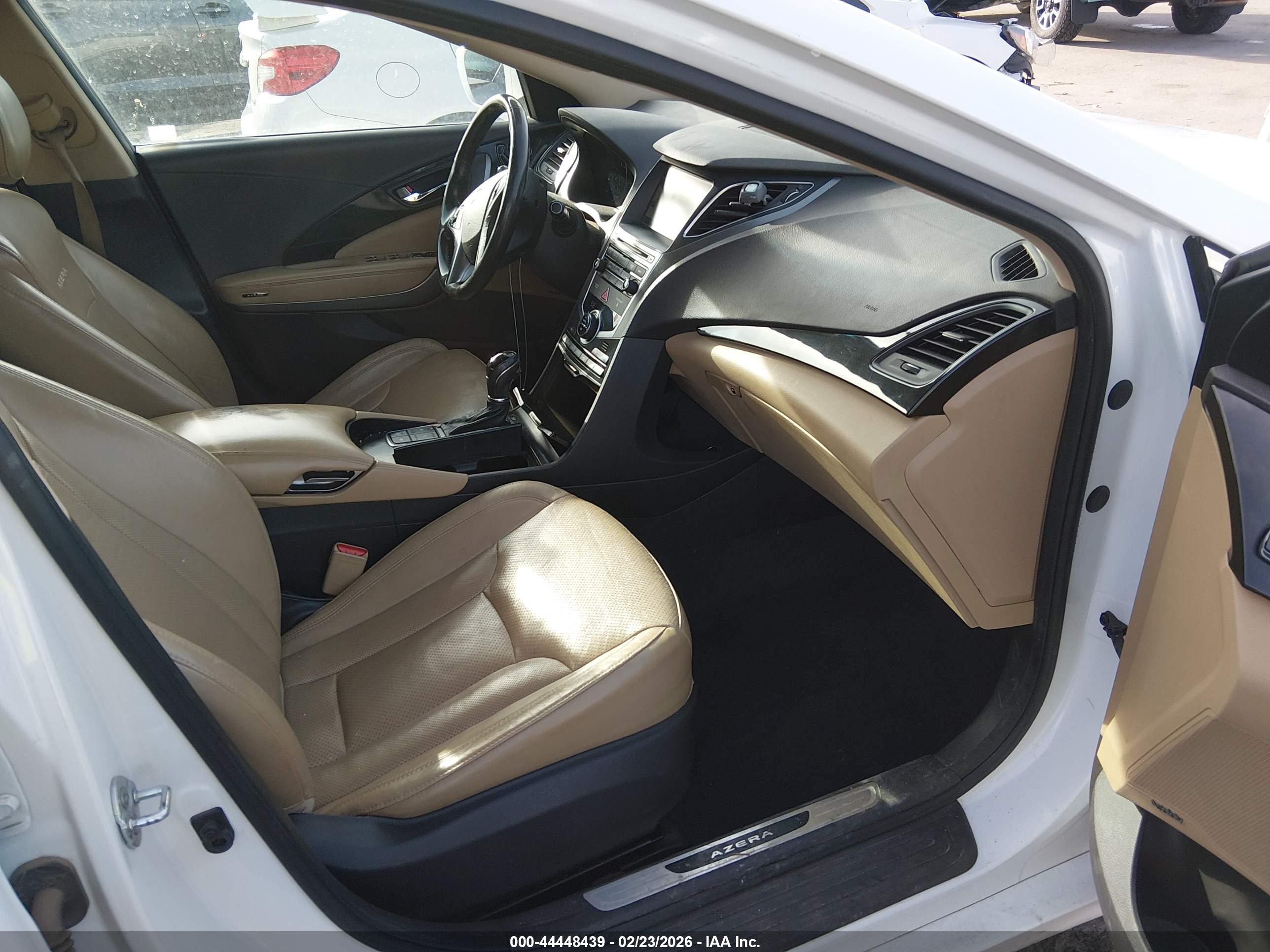 HYUNDAI AZERA image 5