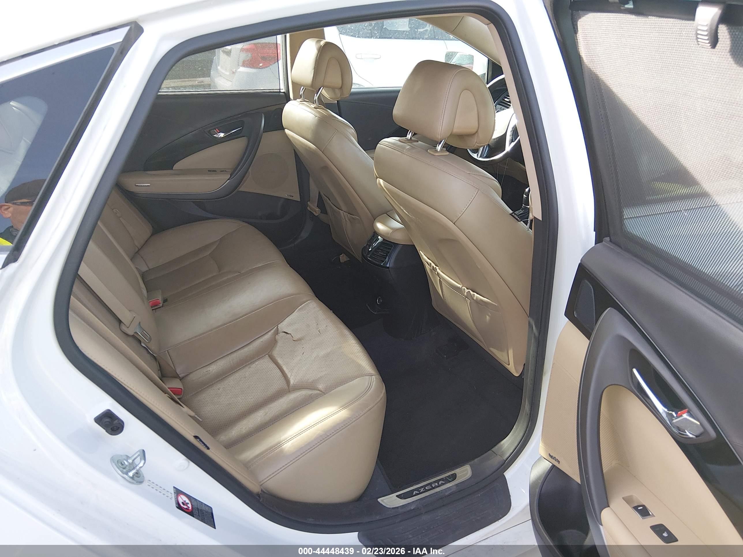 HYUNDAI AZERA image 8