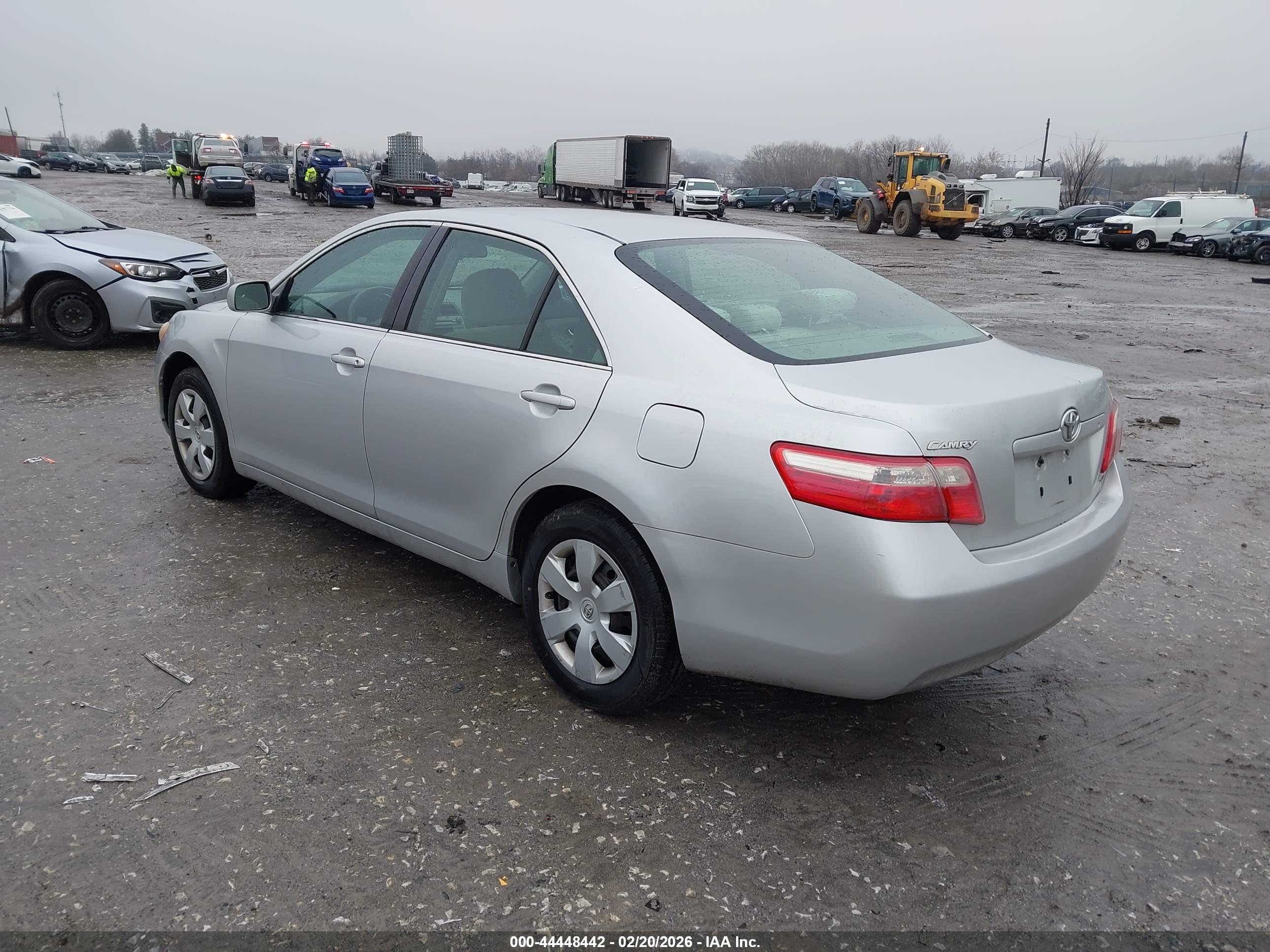 TOYOTA CAMRY image 3