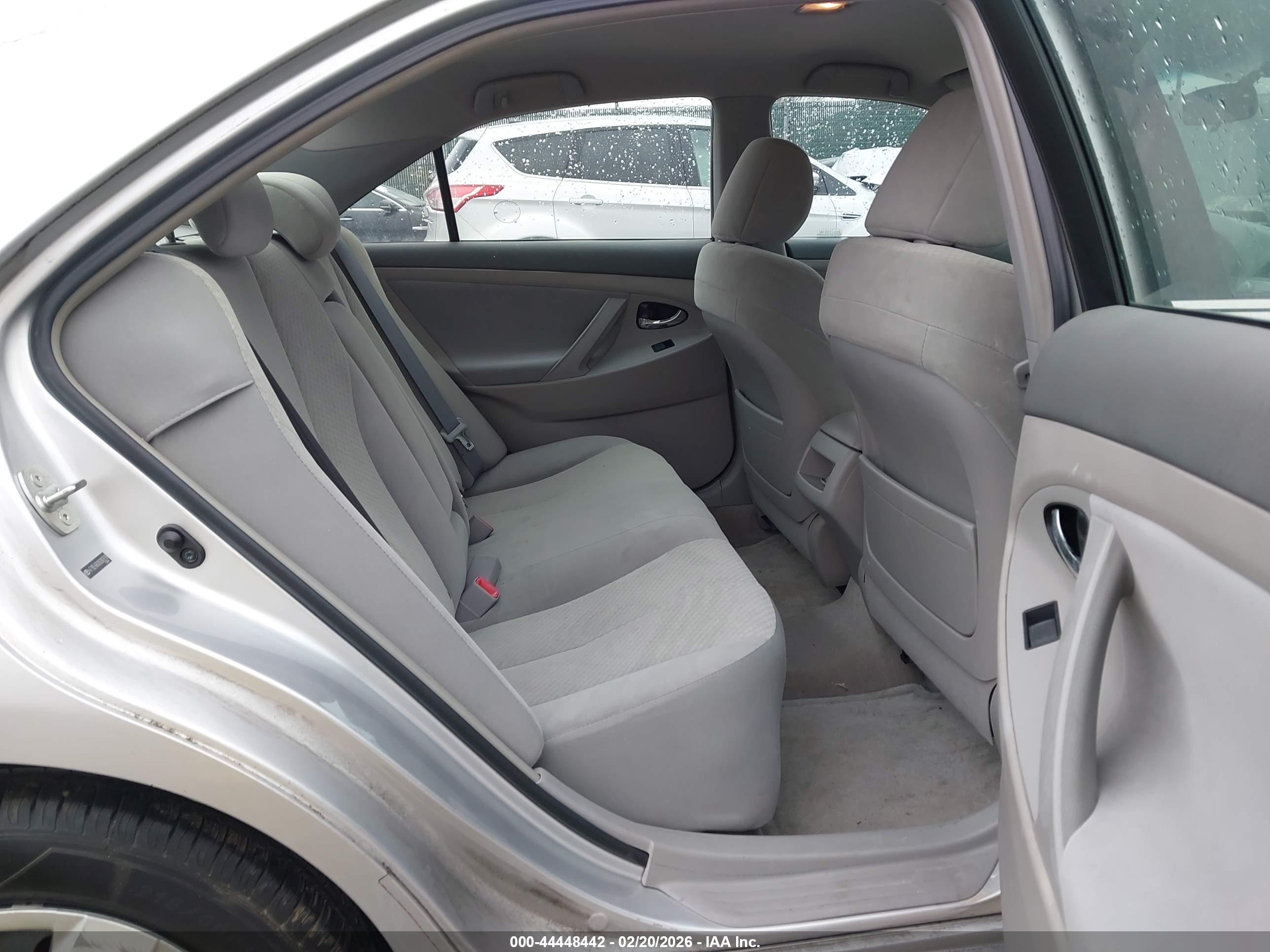 TOYOTA CAMRY image 8