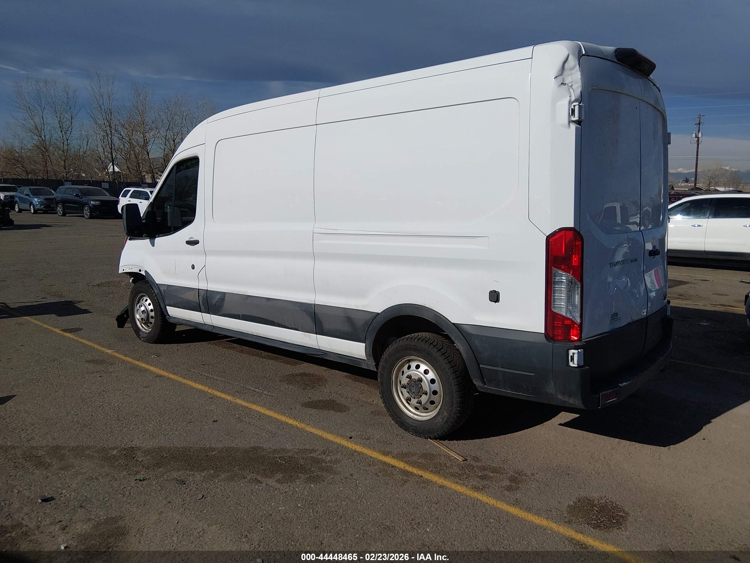 FORD TRANSIT-250 image 3