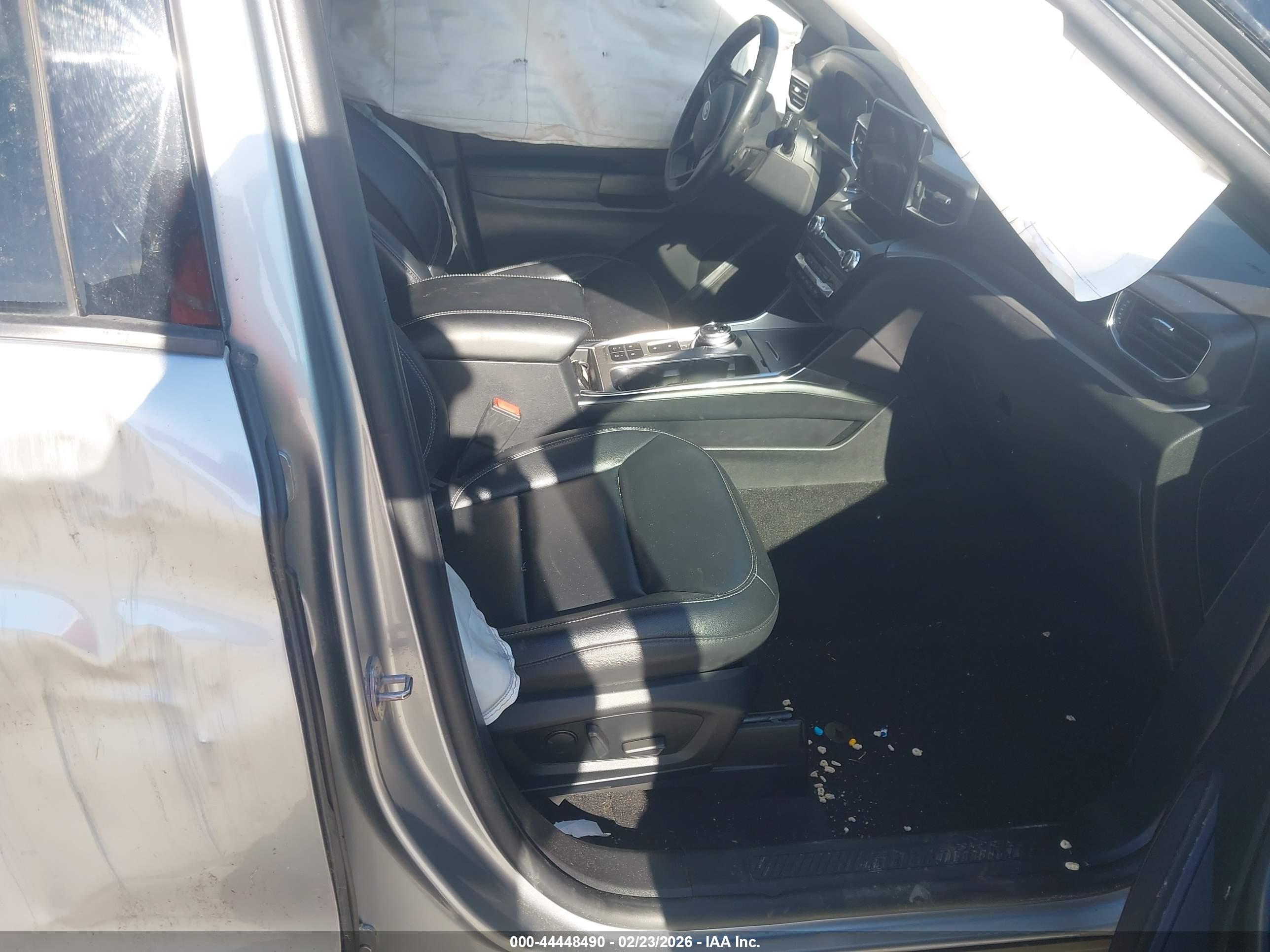 FORD EXPLORER image 5