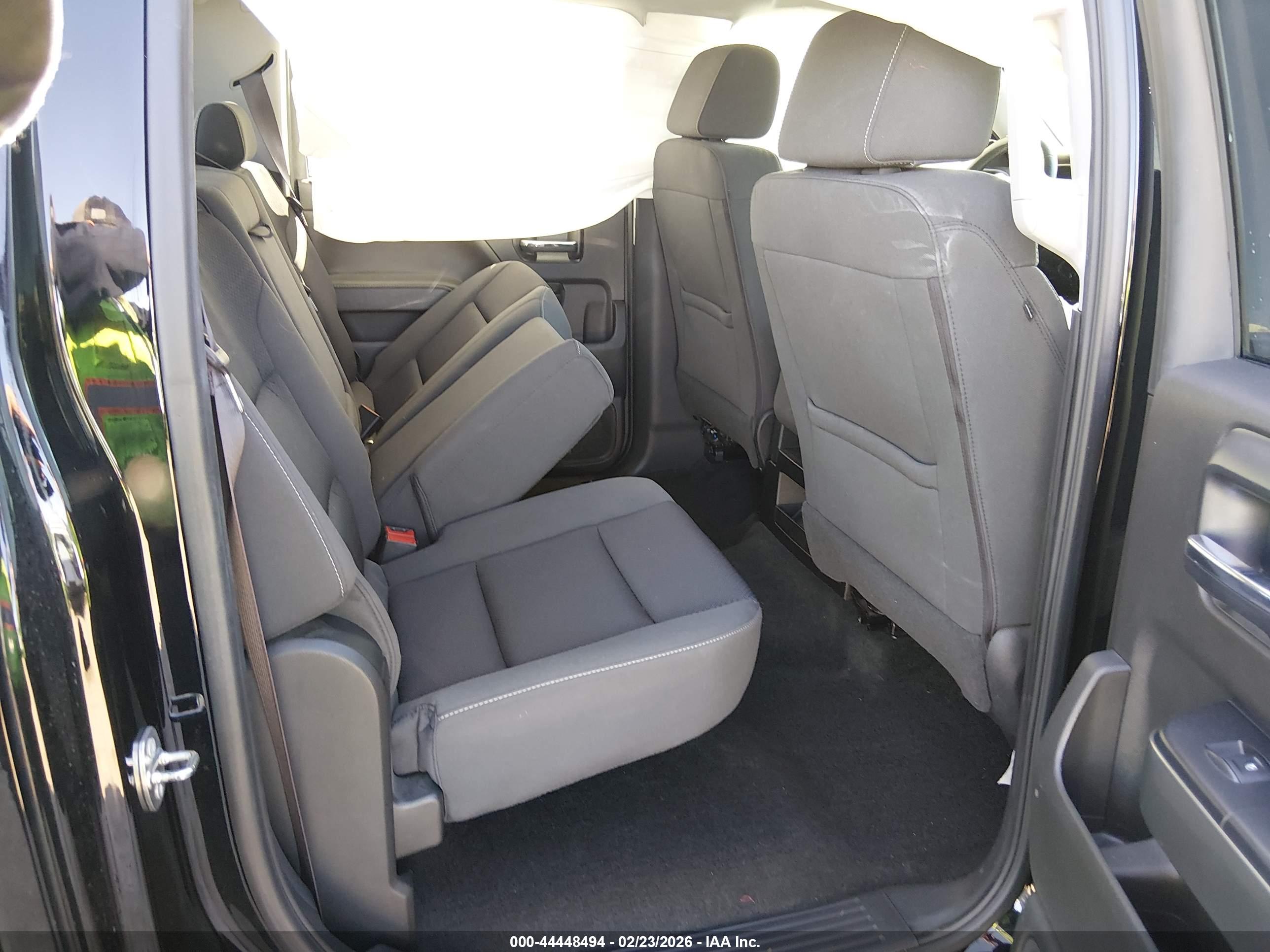 CHEVROLET SILVERADO image 8