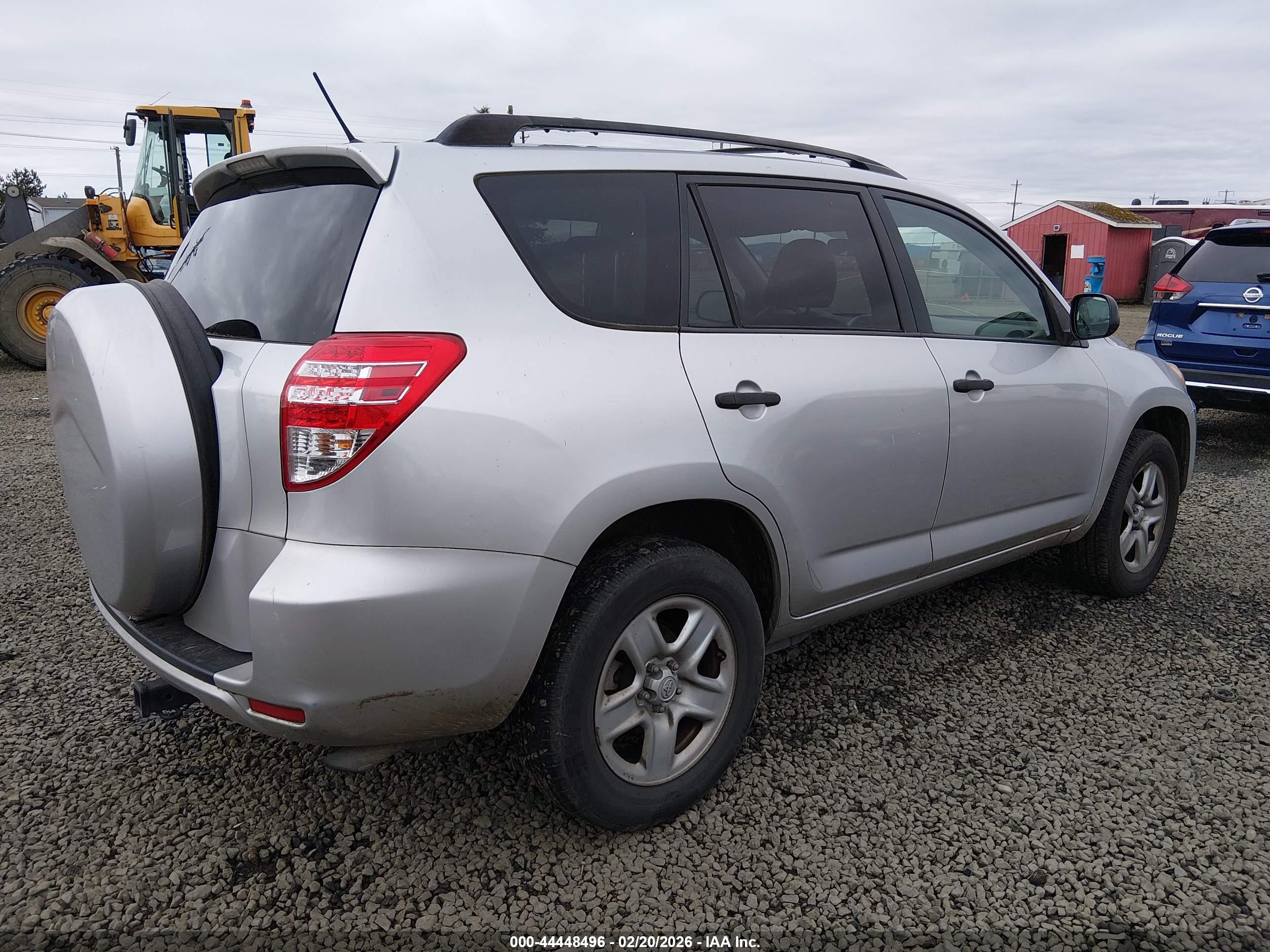 TOYOTA RAV4 image 4