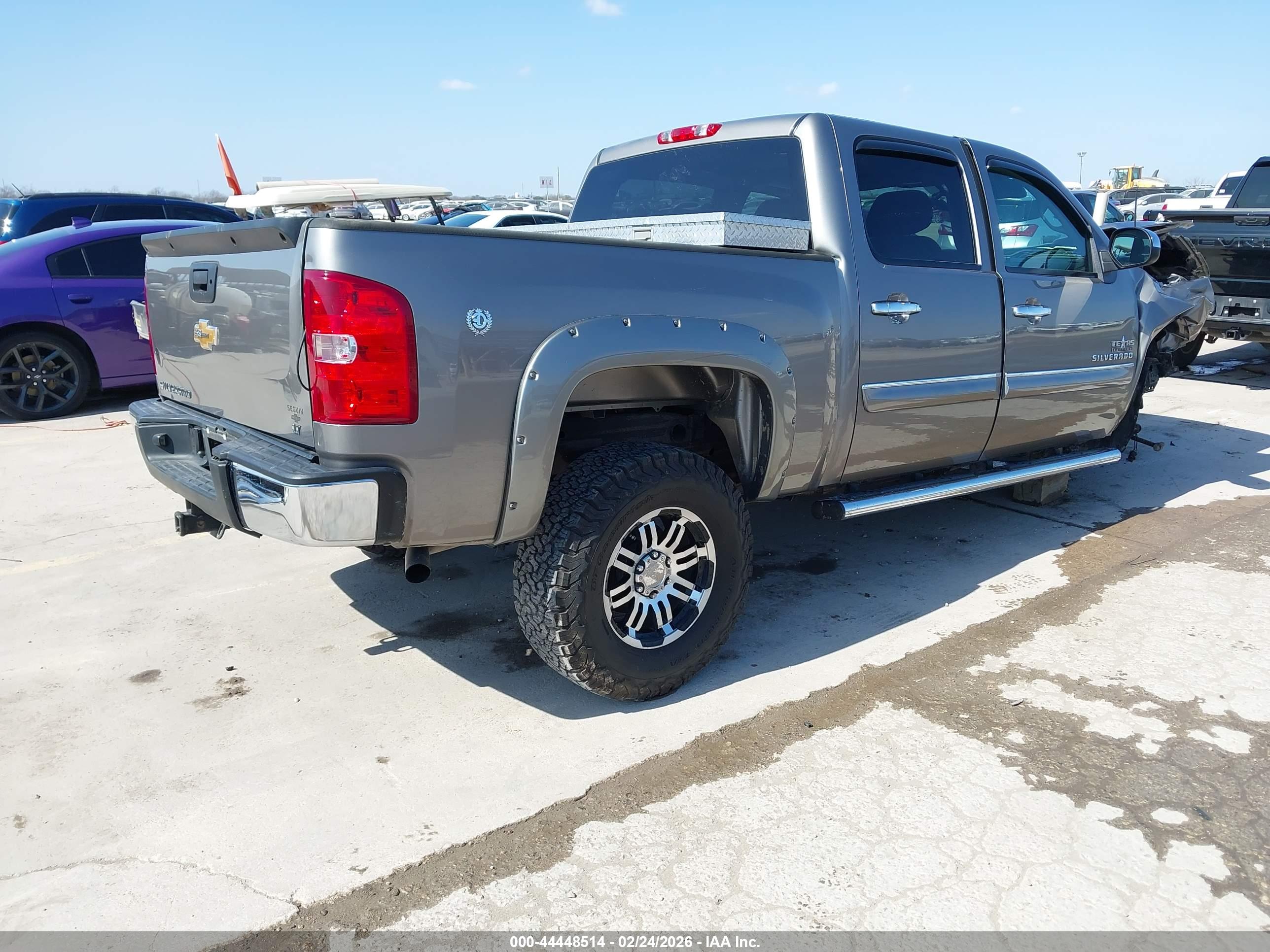 CHEVROLET SILVERADO image 4