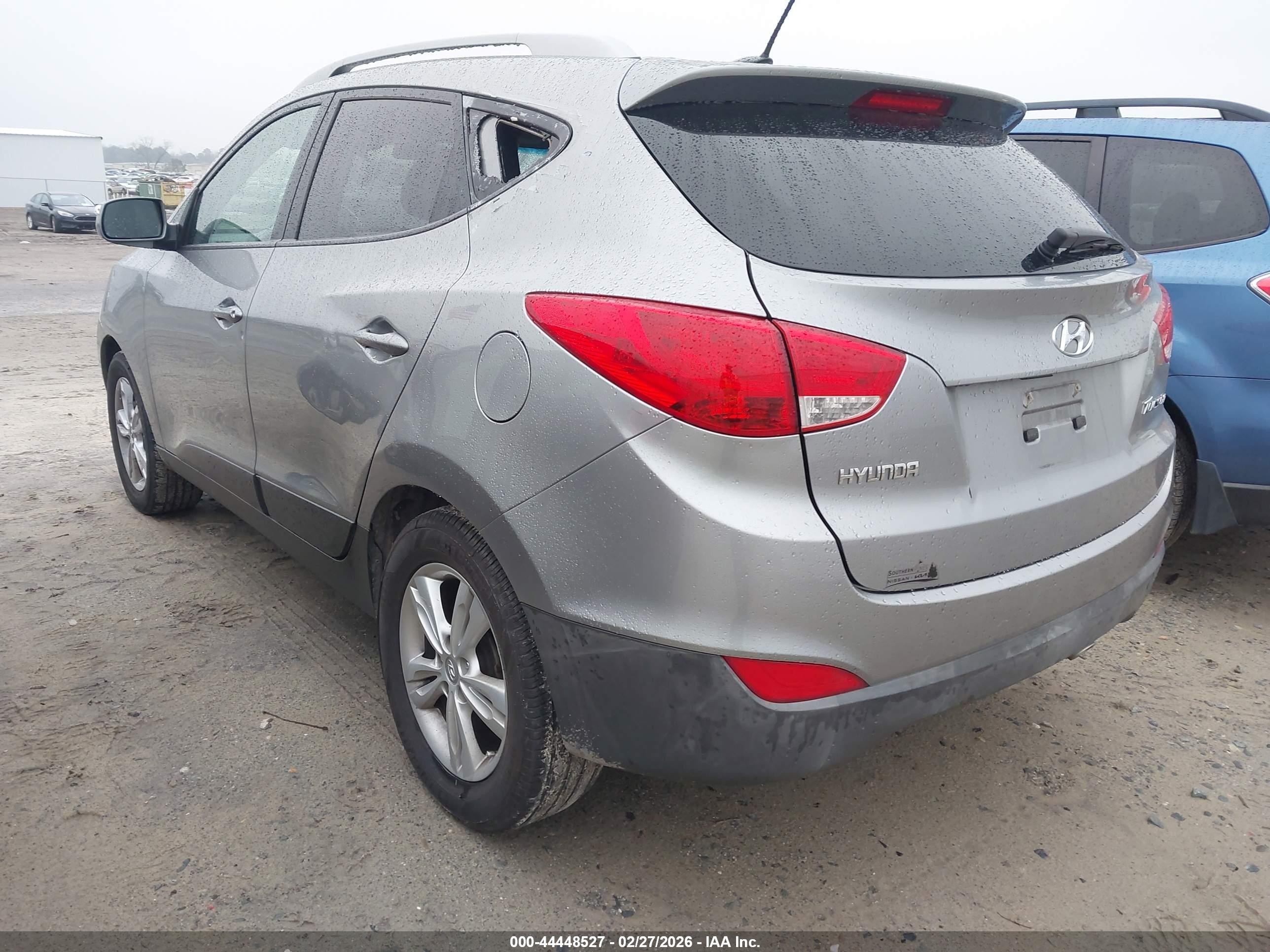HYUNDAI TUCSON image 3