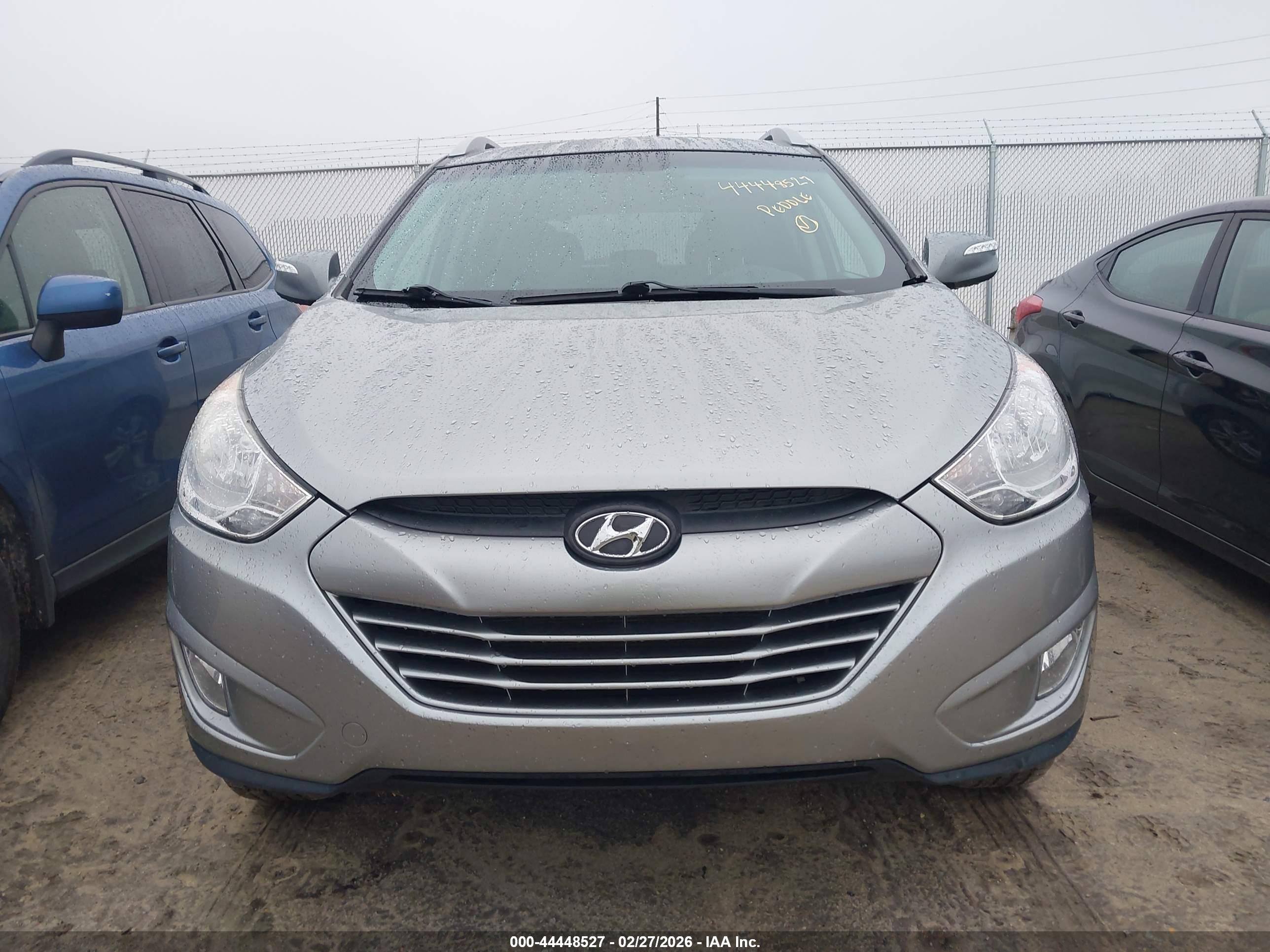 HYUNDAI TUCSON image 6